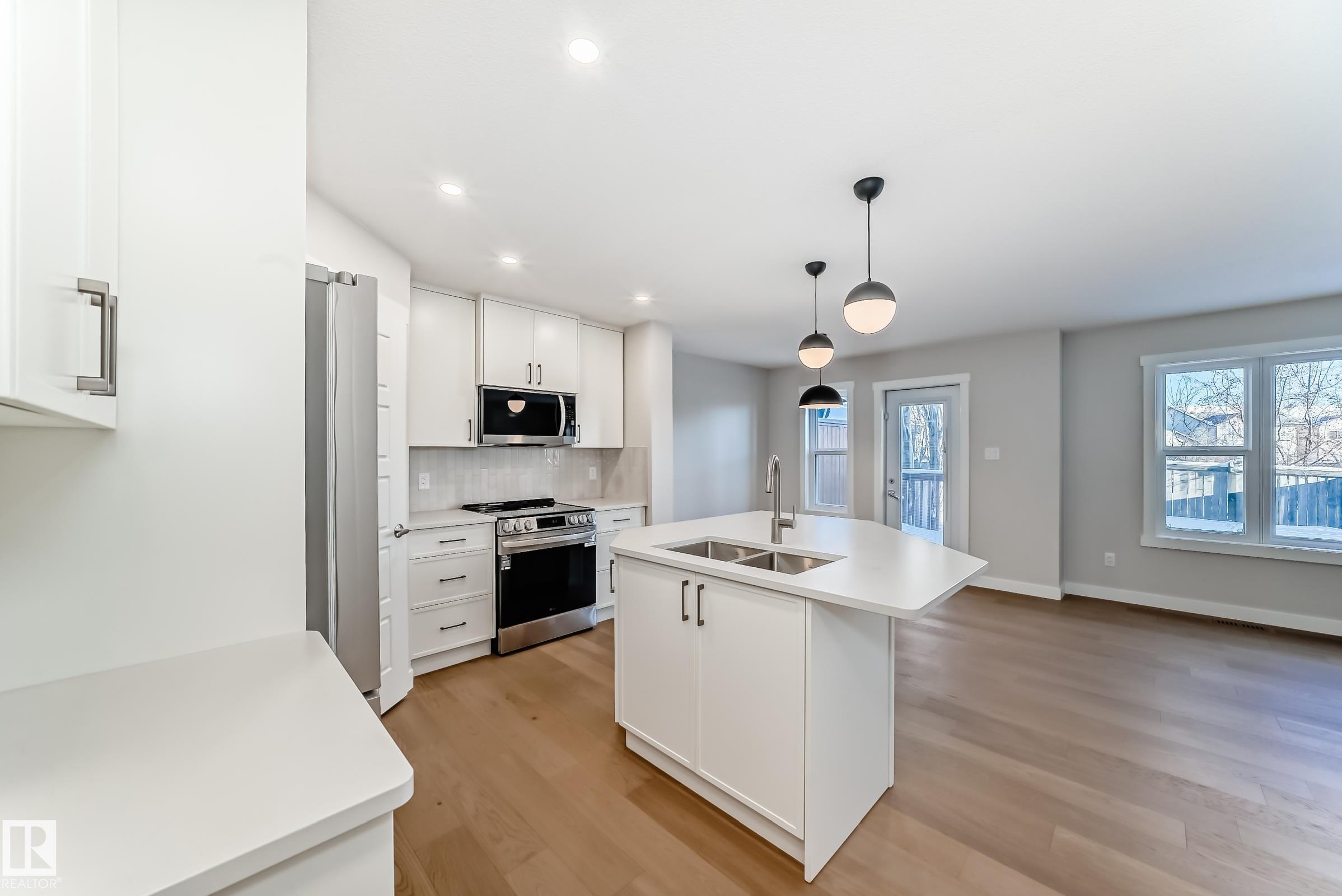 Picture for 17328 6 AV SW