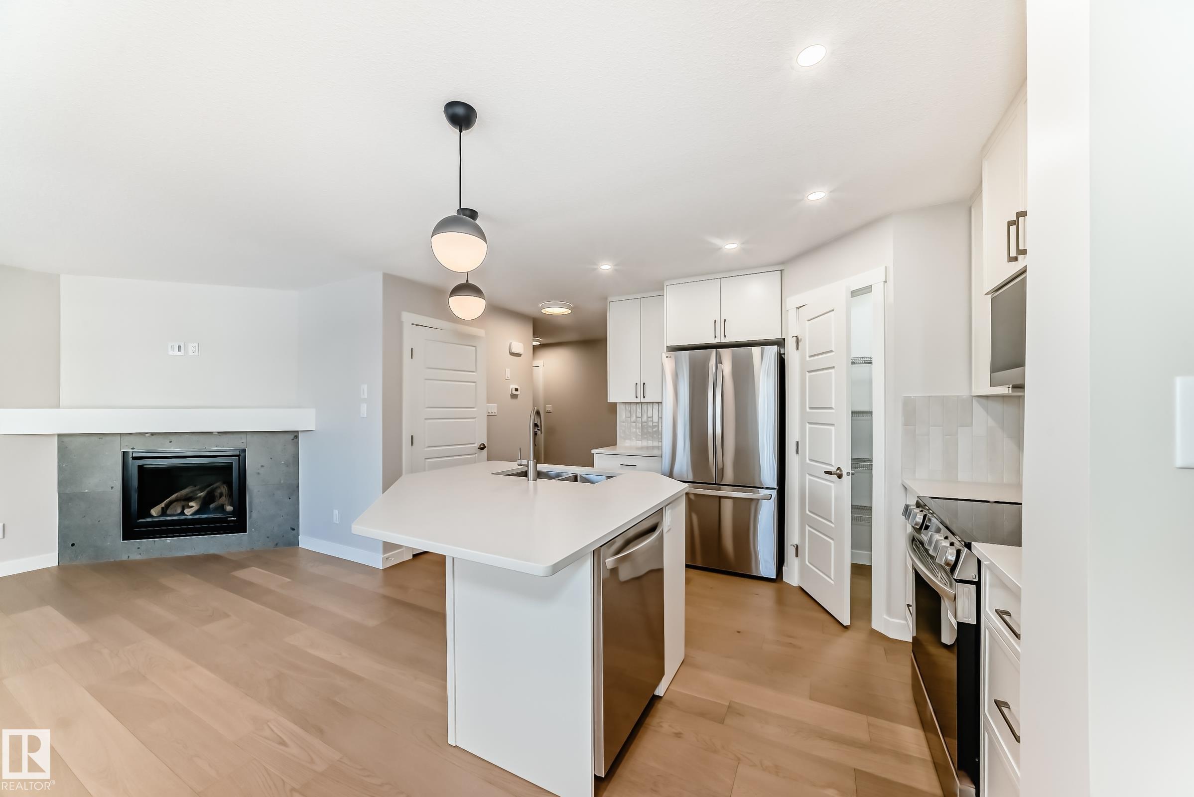 Picture for 17328 6 AV SW