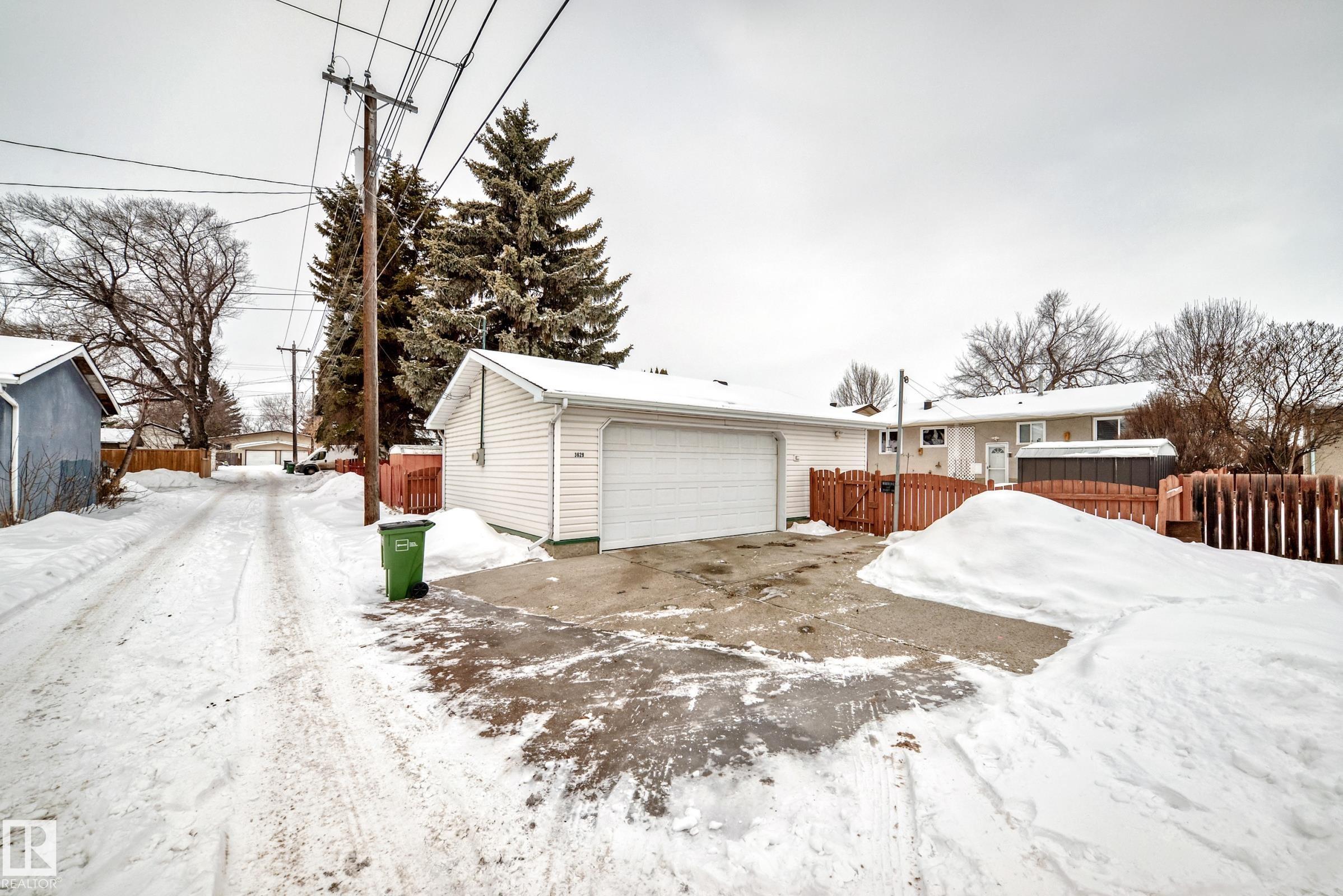 Photo 32 at 3629 117 Avenue NW, Beverly Heights, Edmonton