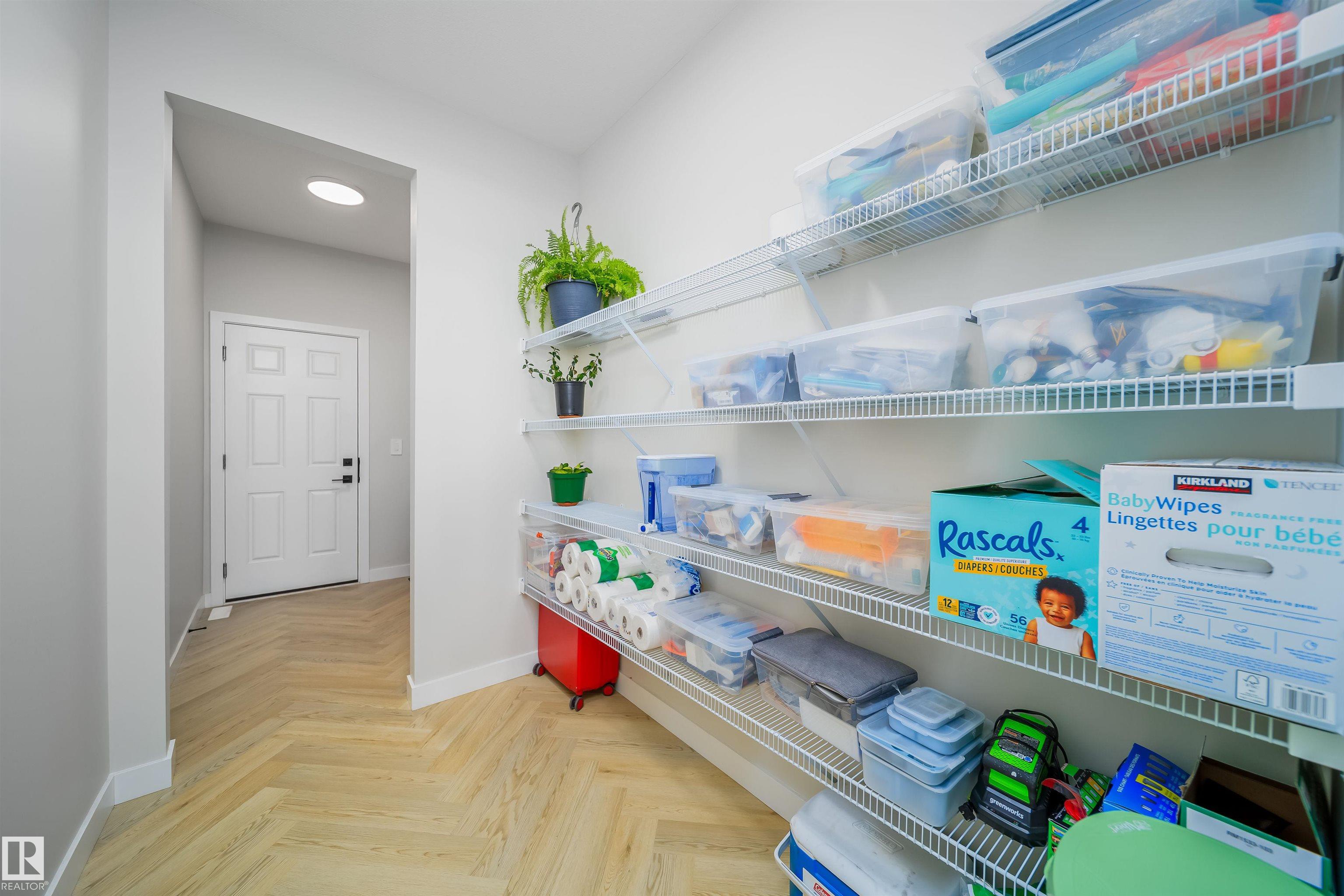 Photo 13 at 15 Chambery Crescent, Chérot, St. Albert