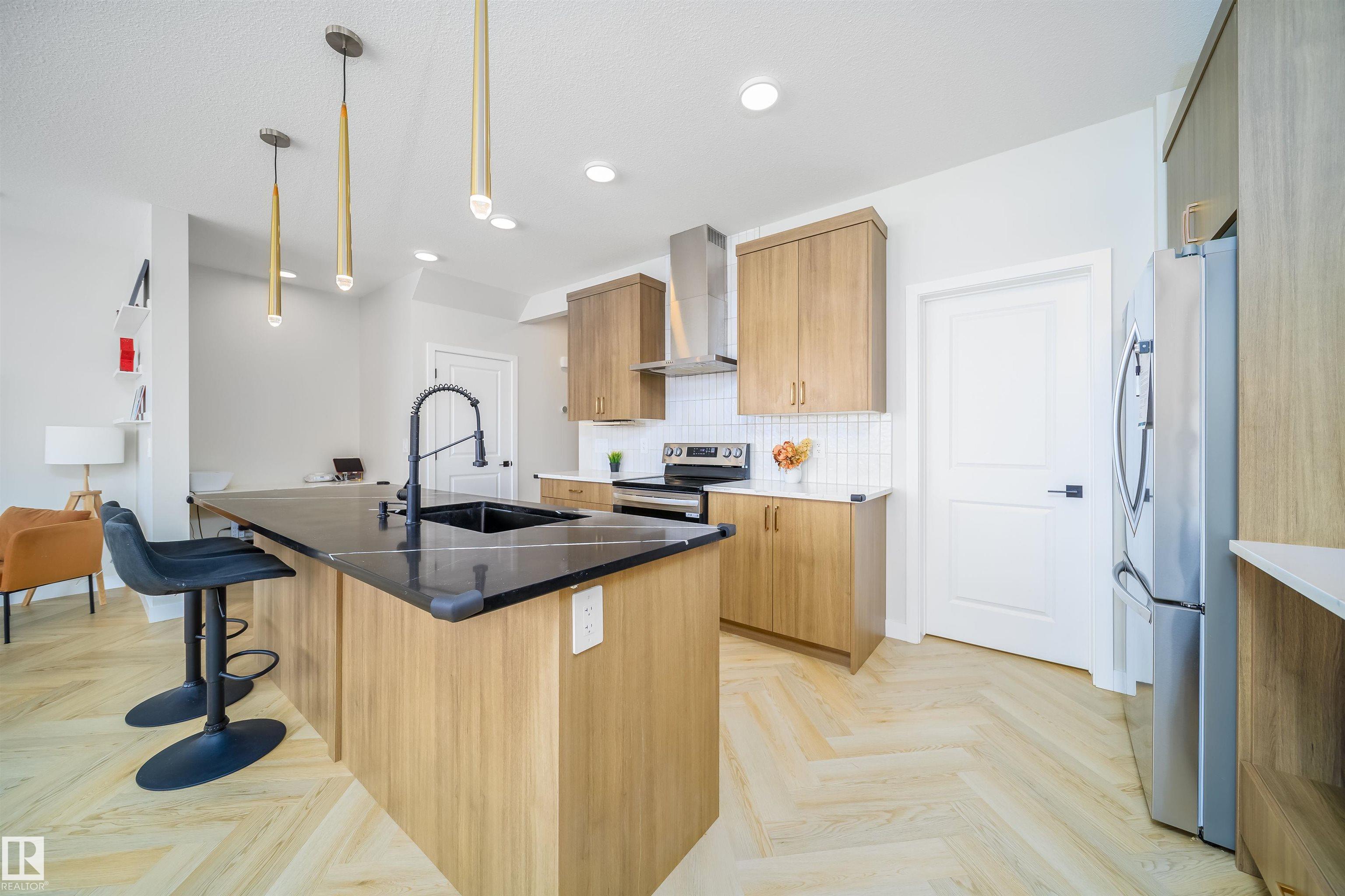 Photo 23 at 15 Chambery Crescent, Chérot, St. Albert