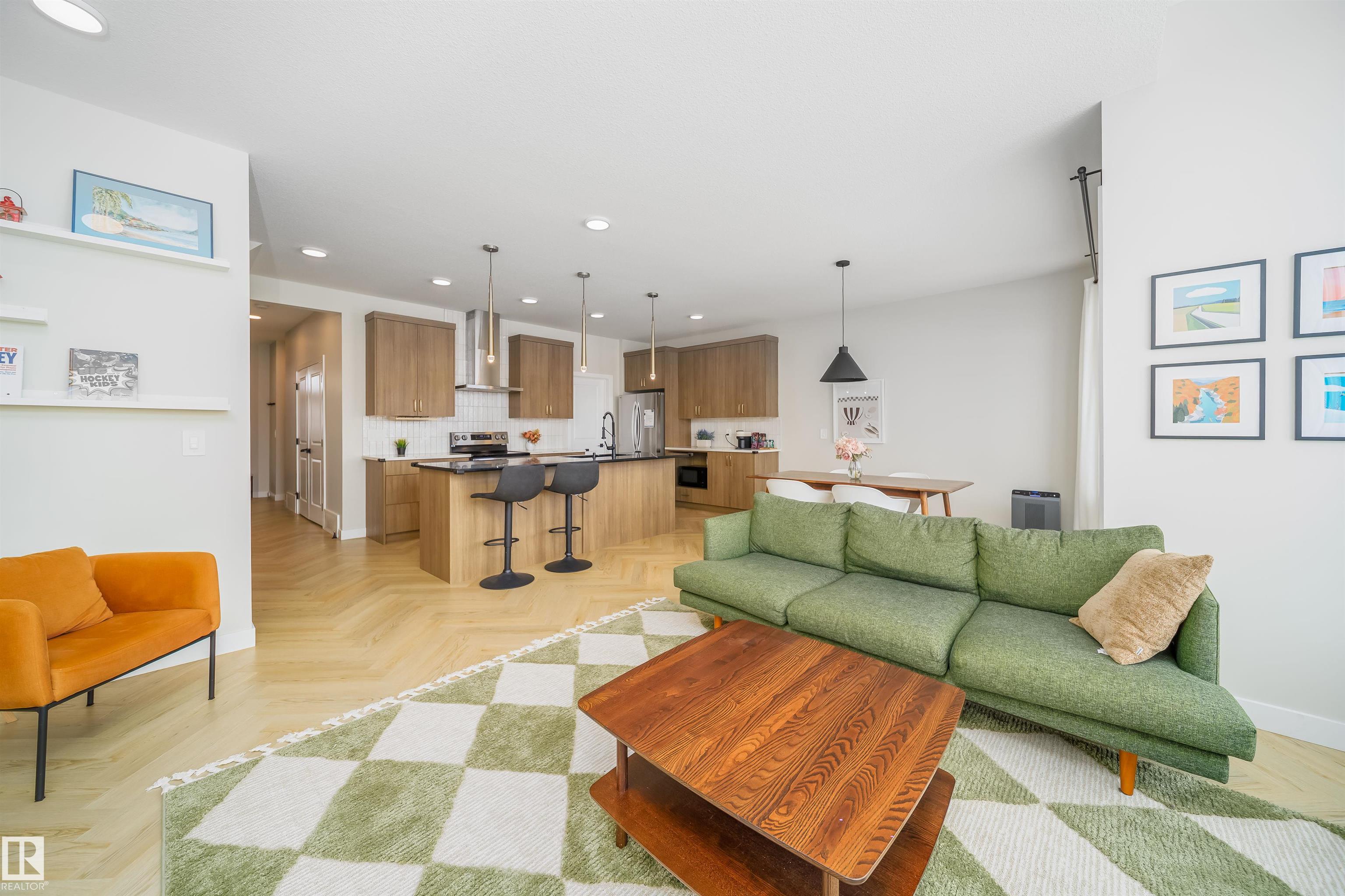 Photo 33 at 15 Chambery Crescent, Chérot, St. Albert