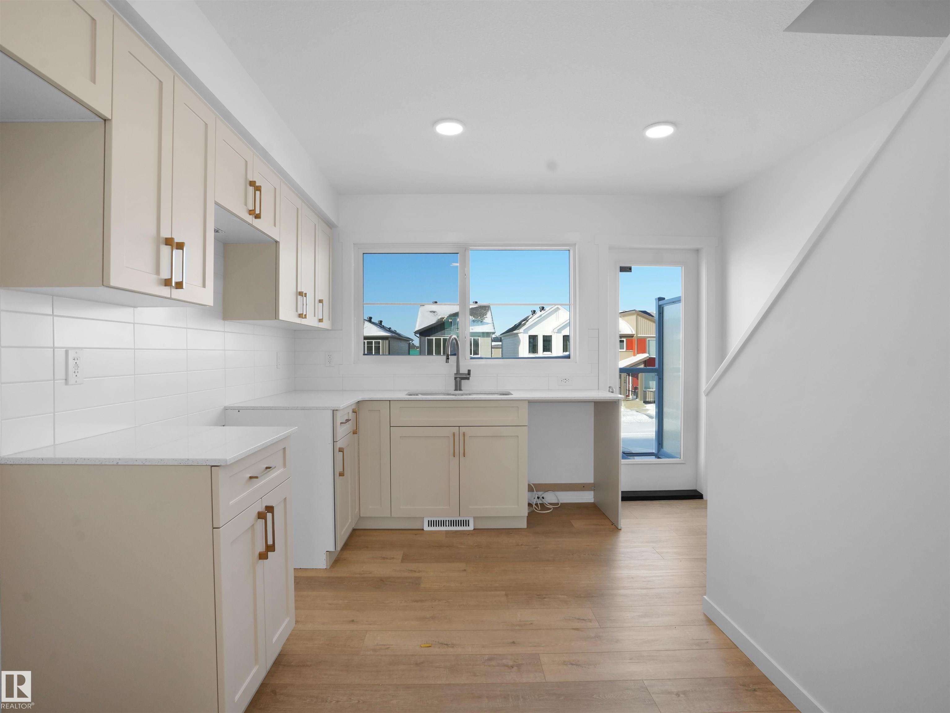 Photo 7 at 530 Uplands Drive NW, The Uplands, Edmonton