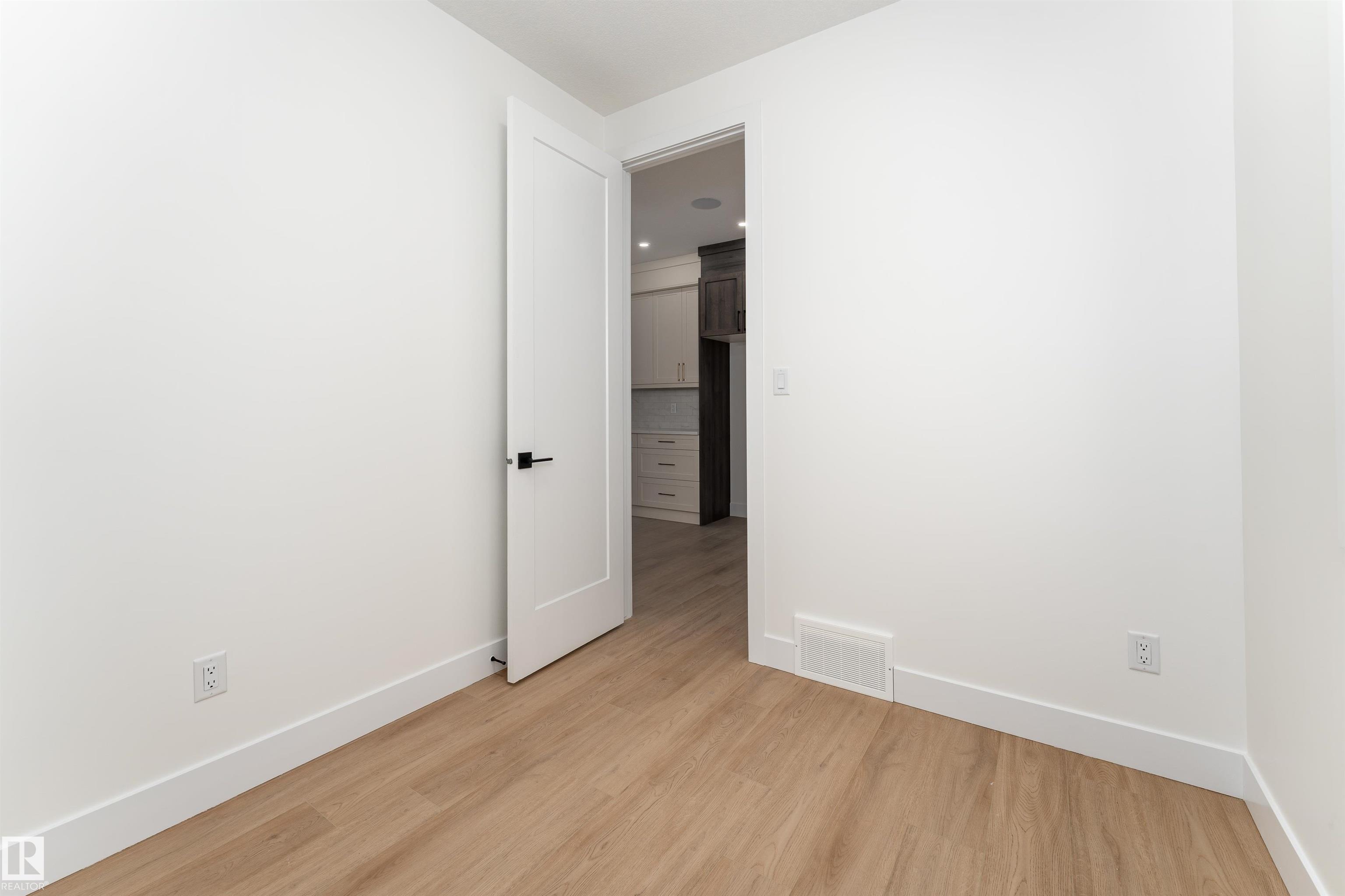 Photo 16 at 3103 Magpie Way NW, Starling, Edmonton