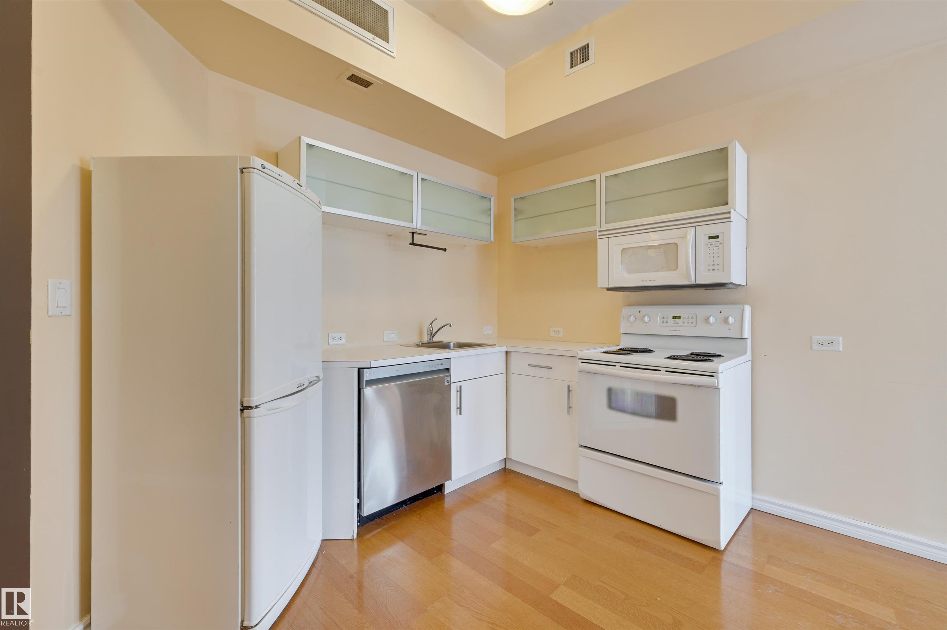 Photo 19 at 902 - 10134 100 Street NW, Downtown, Edmonton