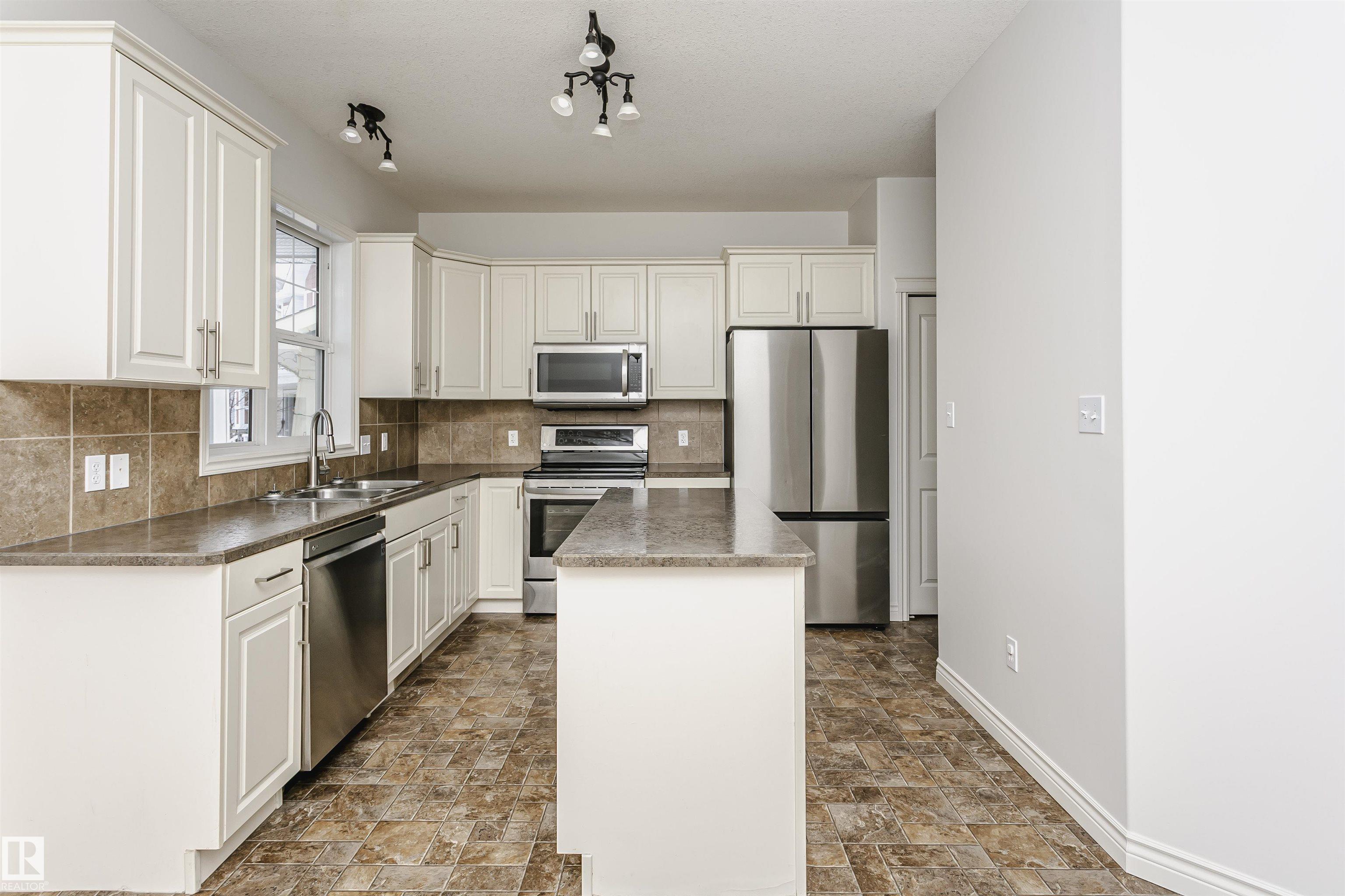 Photo 12 at 9807 104 Avenue, Morinville