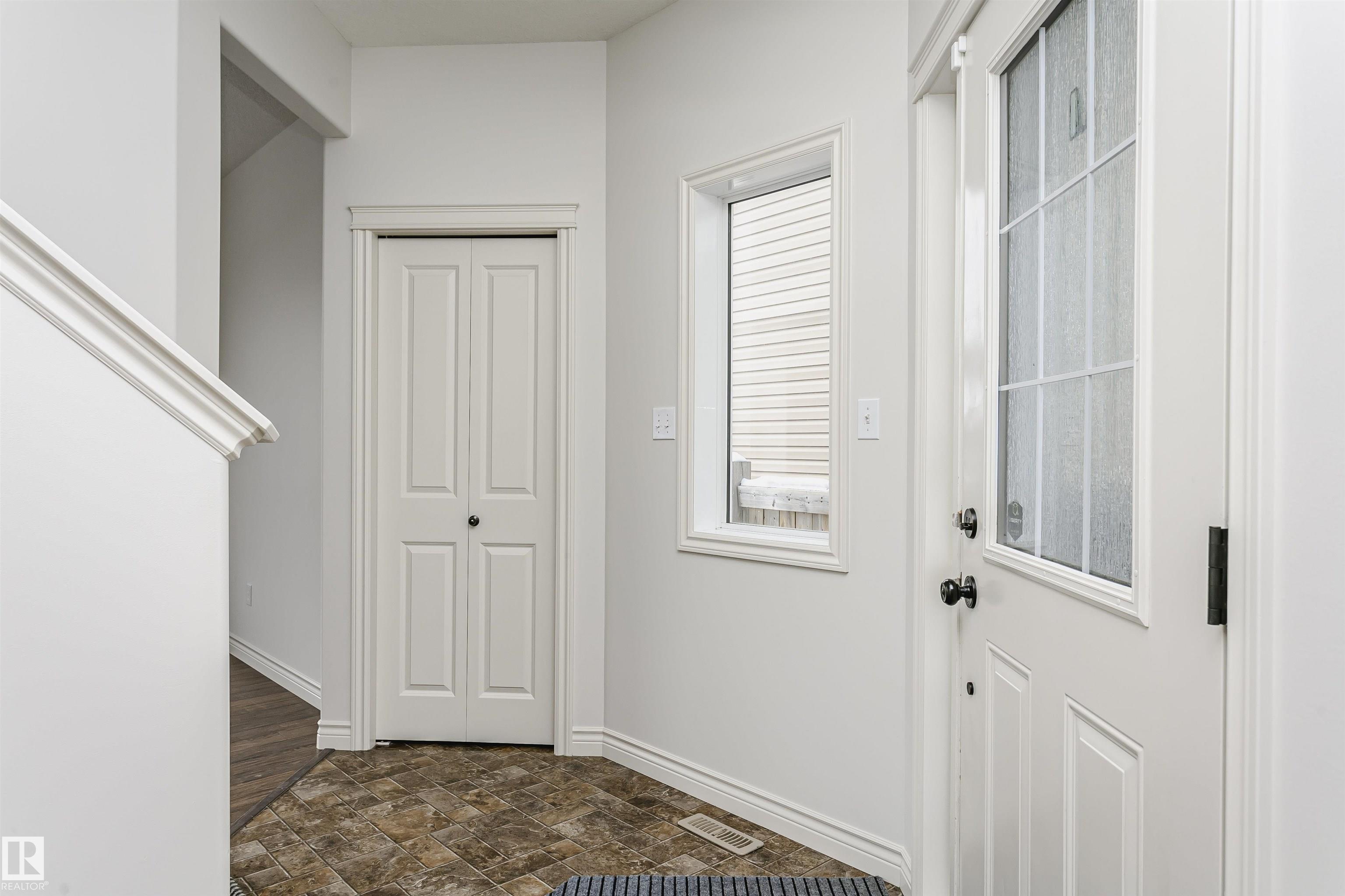 9807 104 Avenue, Morinville