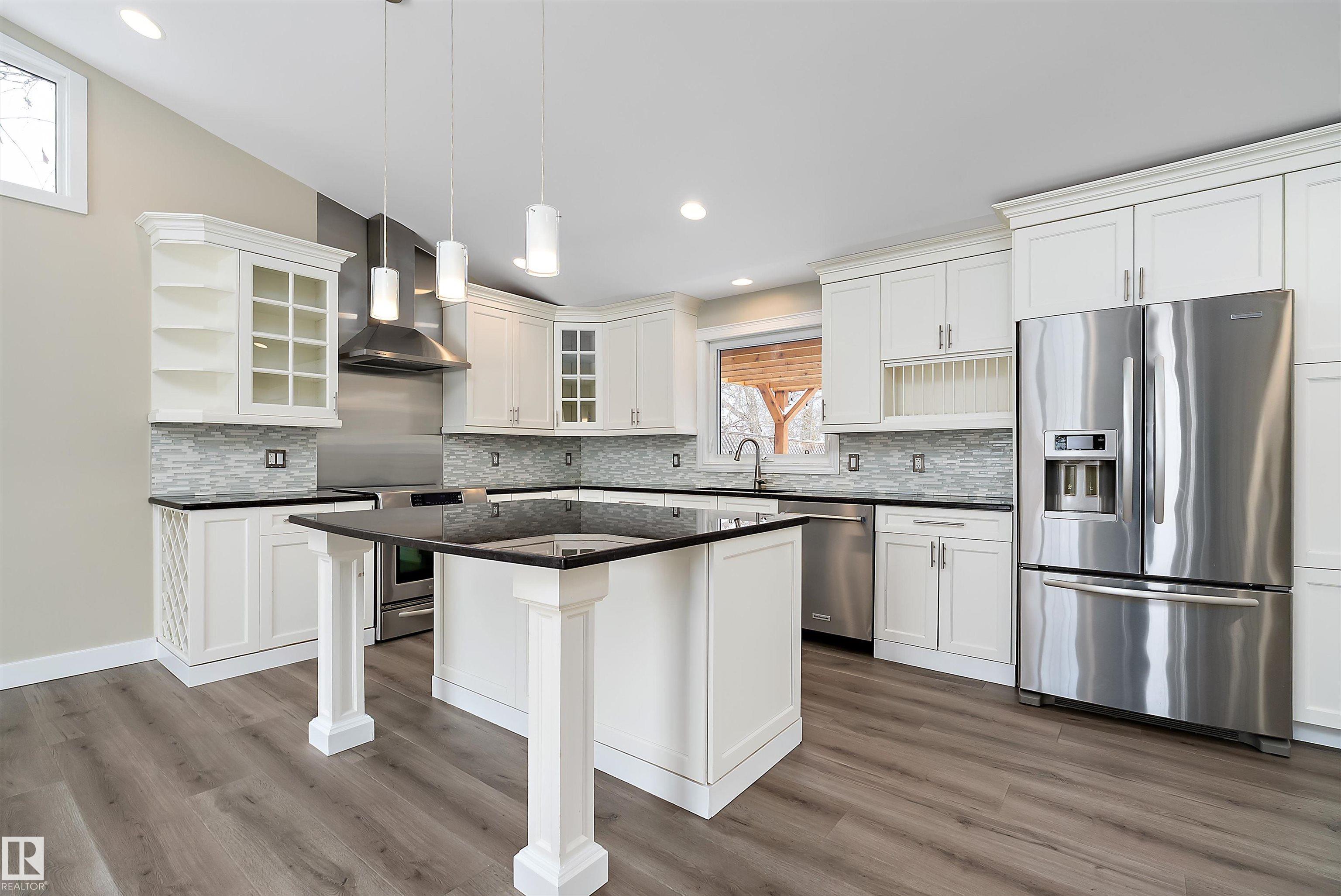 Photo 11 at 4207 123 Street NW, Aspen Gardens, Edmonton