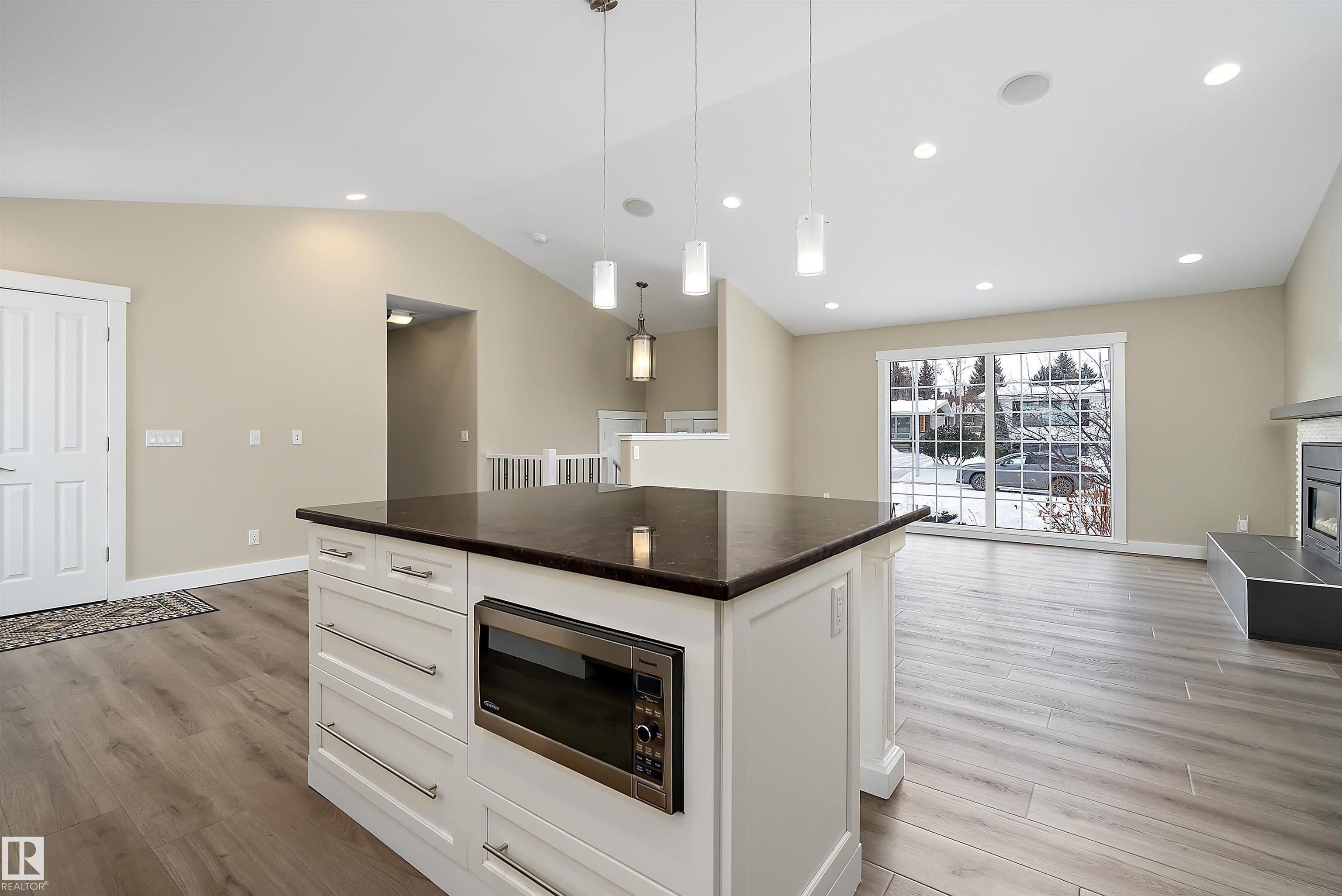 Photo 13 at 4207 123 Street NW, Aspen Gardens, Edmonton