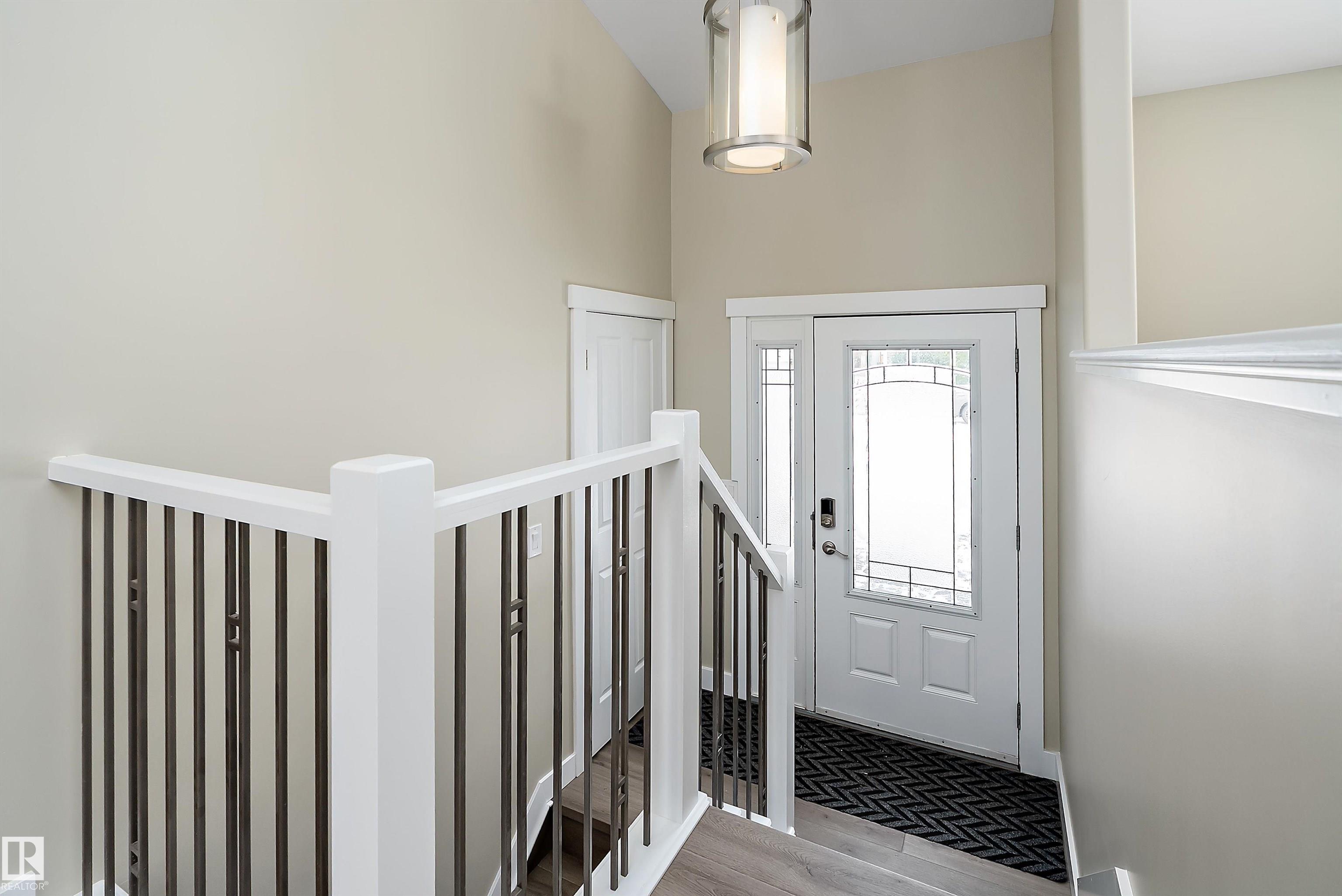 Photo 3 at 4207 123 Street NW, Aspen Gardens, Edmonton