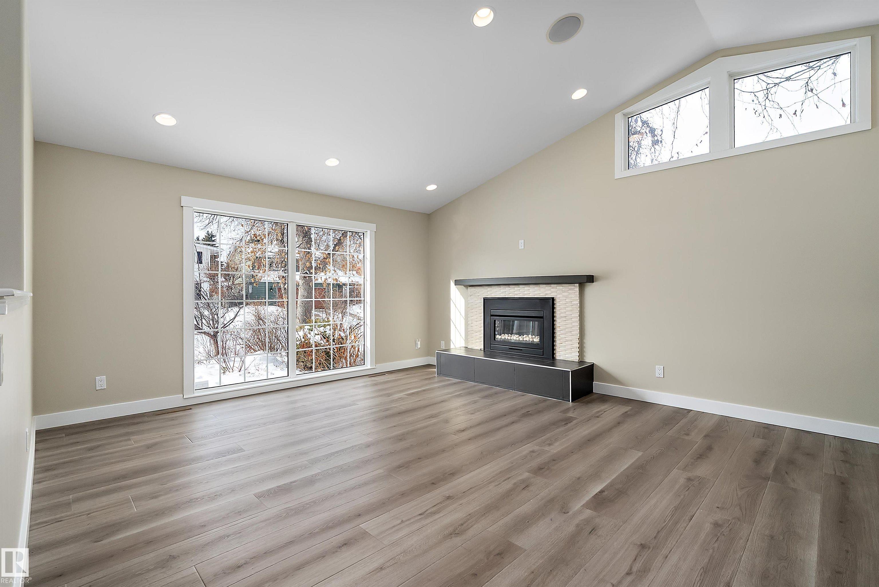 Photo 5 at 4207 123 Street NW, Aspen Gardens, Edmonton