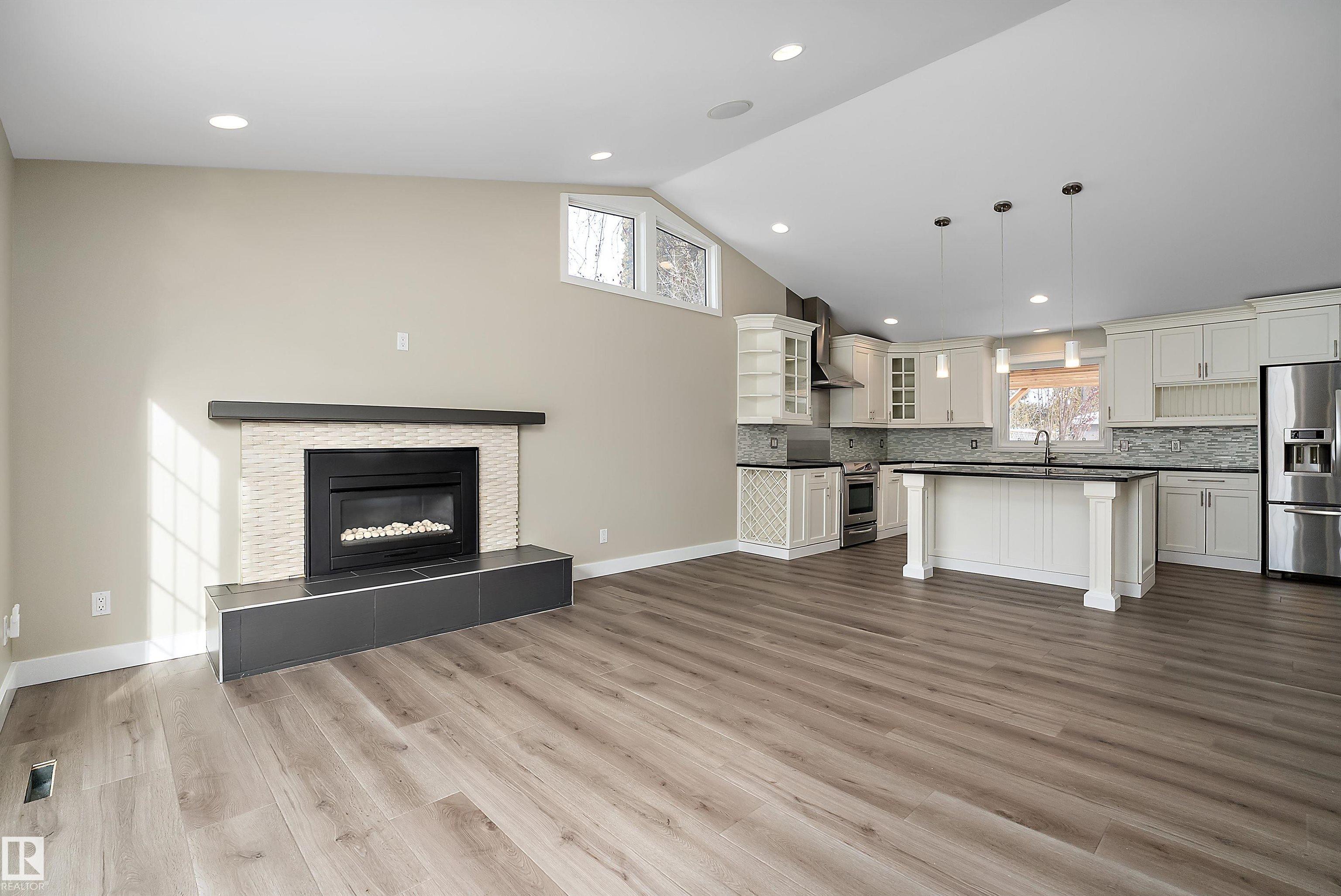 Photo 8 at 4207 123 Street NW, Aspen Gardens, Edmonton