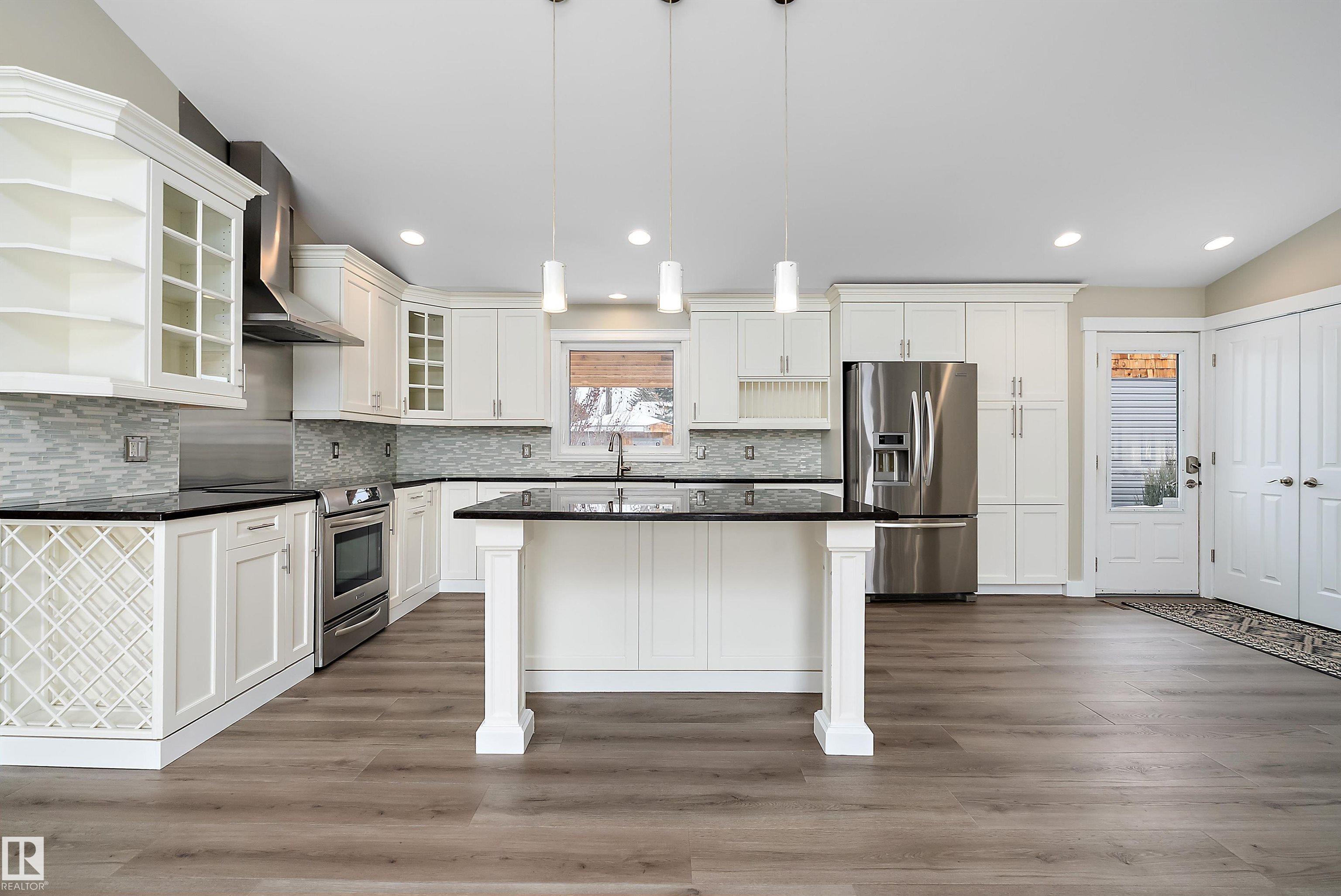 Photo 10 at 4207 123 Street NW, Aspen Gardens, Edmonton