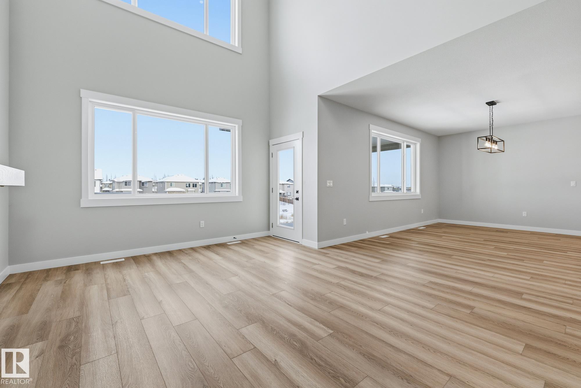 Photo 10 at 28 Harley Way, Hilldowns, Spruce Grove