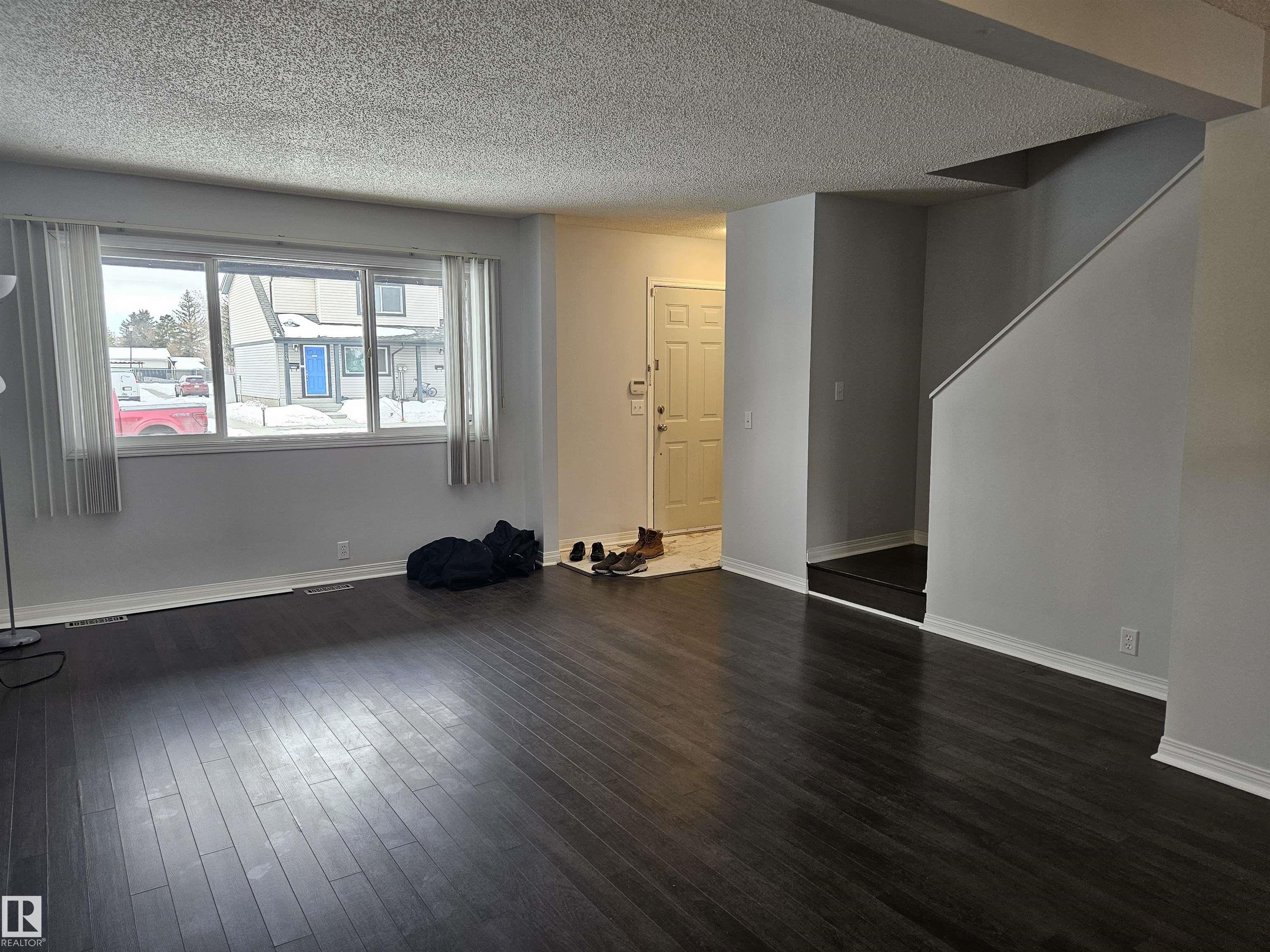 Photo 2 at 4 - 18010 98 Avenue NW, La Perle, Edmonton