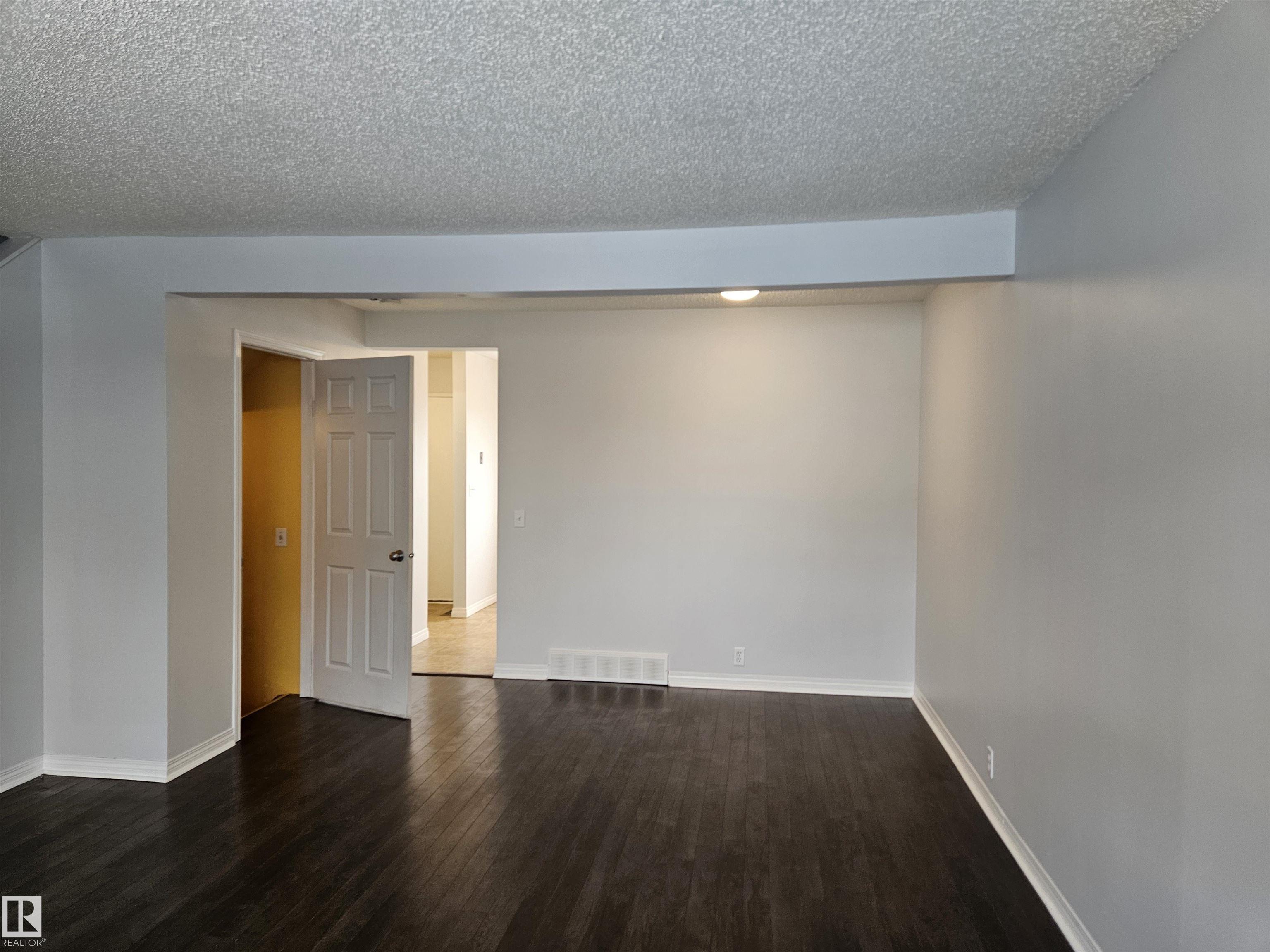 Photo 4 at 4 - 18010 98 Avenue NW, La Perle, Edmonton