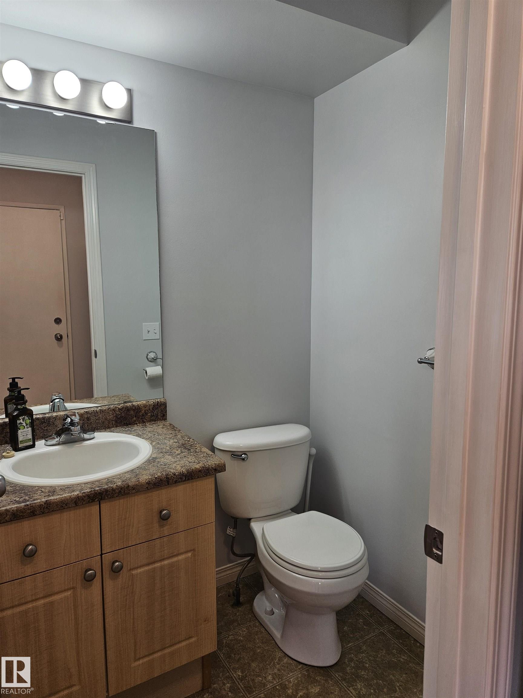 Photo 5 at 4 - 18010 98 Avenue NW, La Perle, Edmonton