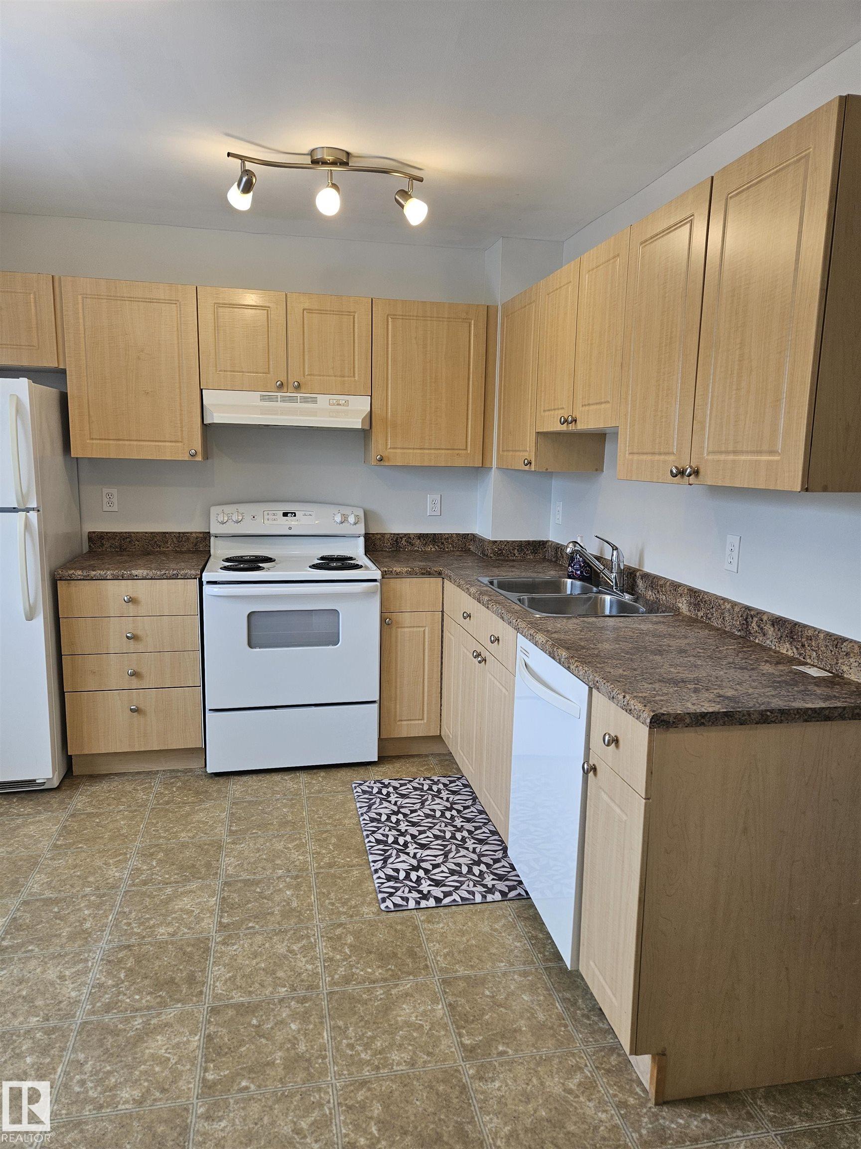 Photo 6 at 4 - 18010 98 Avenue NW, La Perle, Edmonton