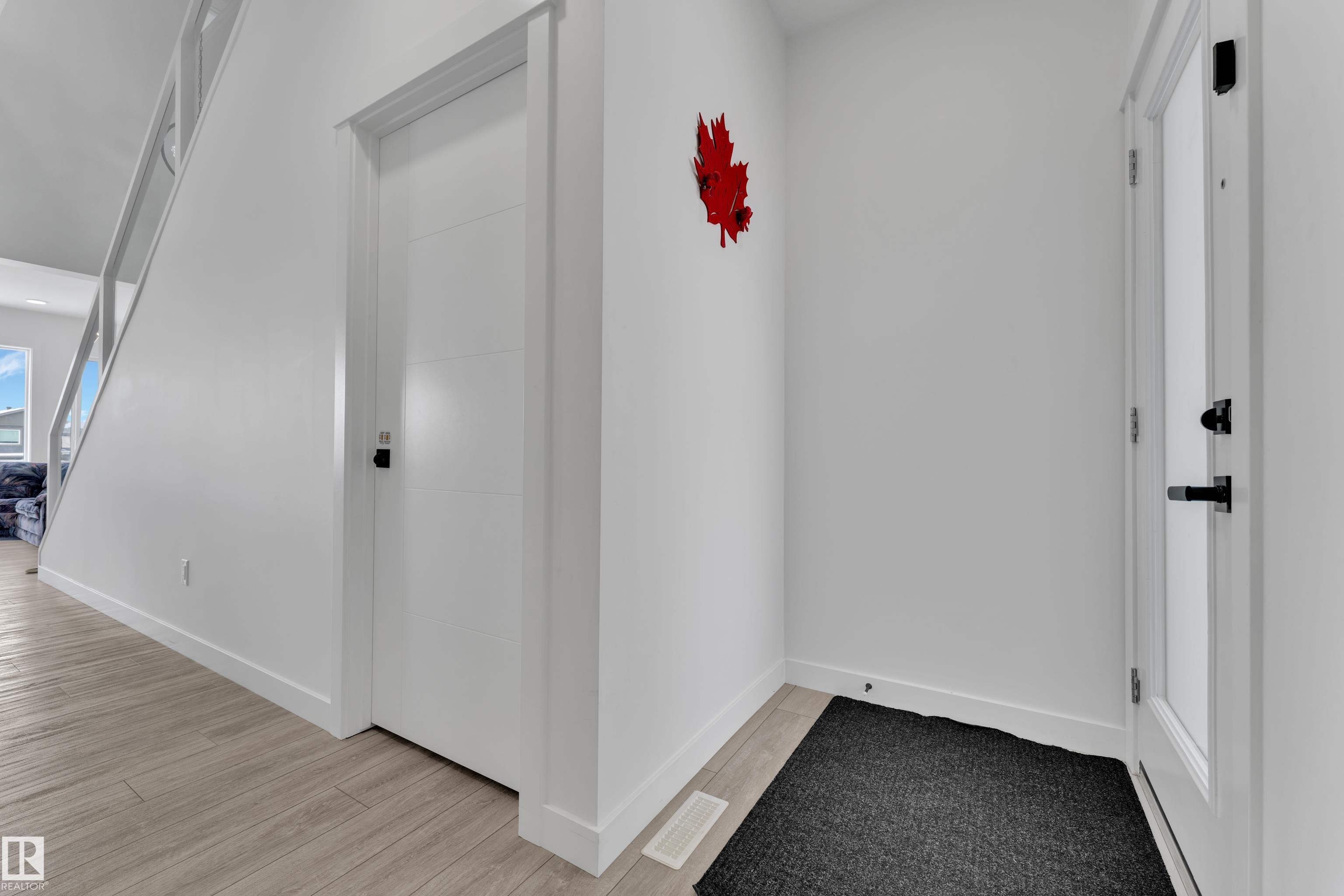 Photo 6 at 1118 16a Street NW, Aster, Edmonton