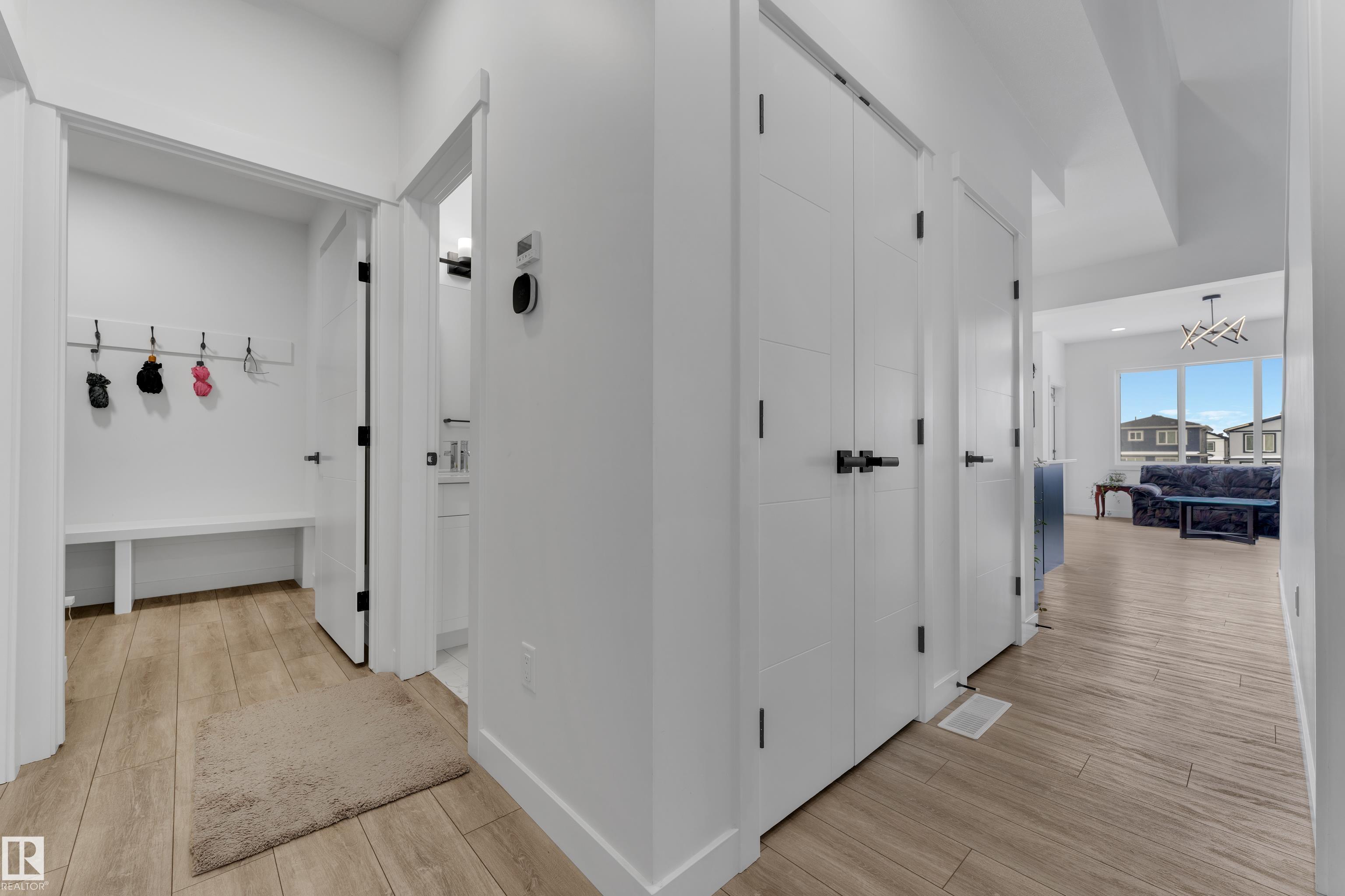 Photo 7 at 1118 16a Street NW, Aster, Edmonton