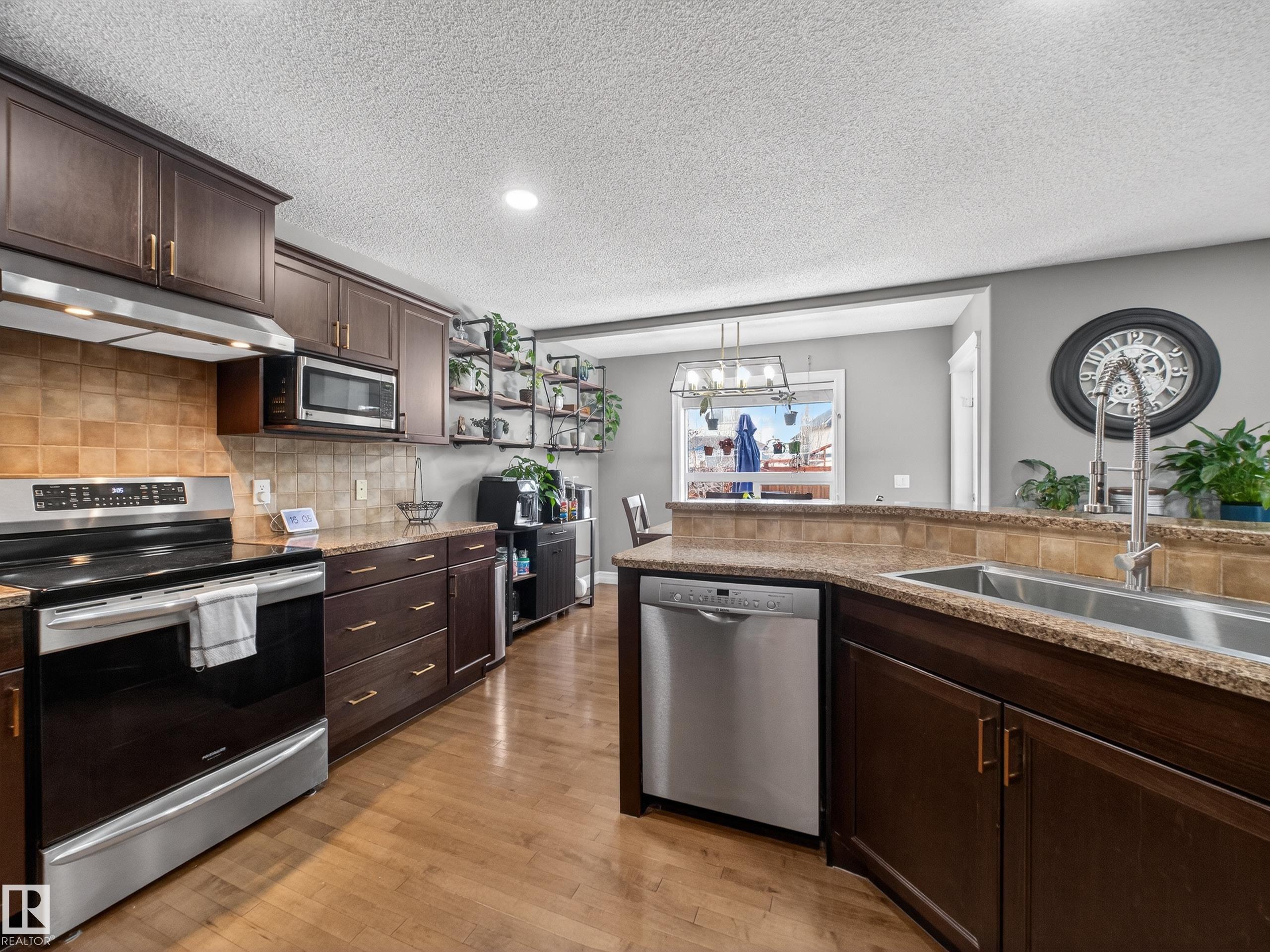 Photo 16 at 64 Rue Madelene, Montalet, Beaumont