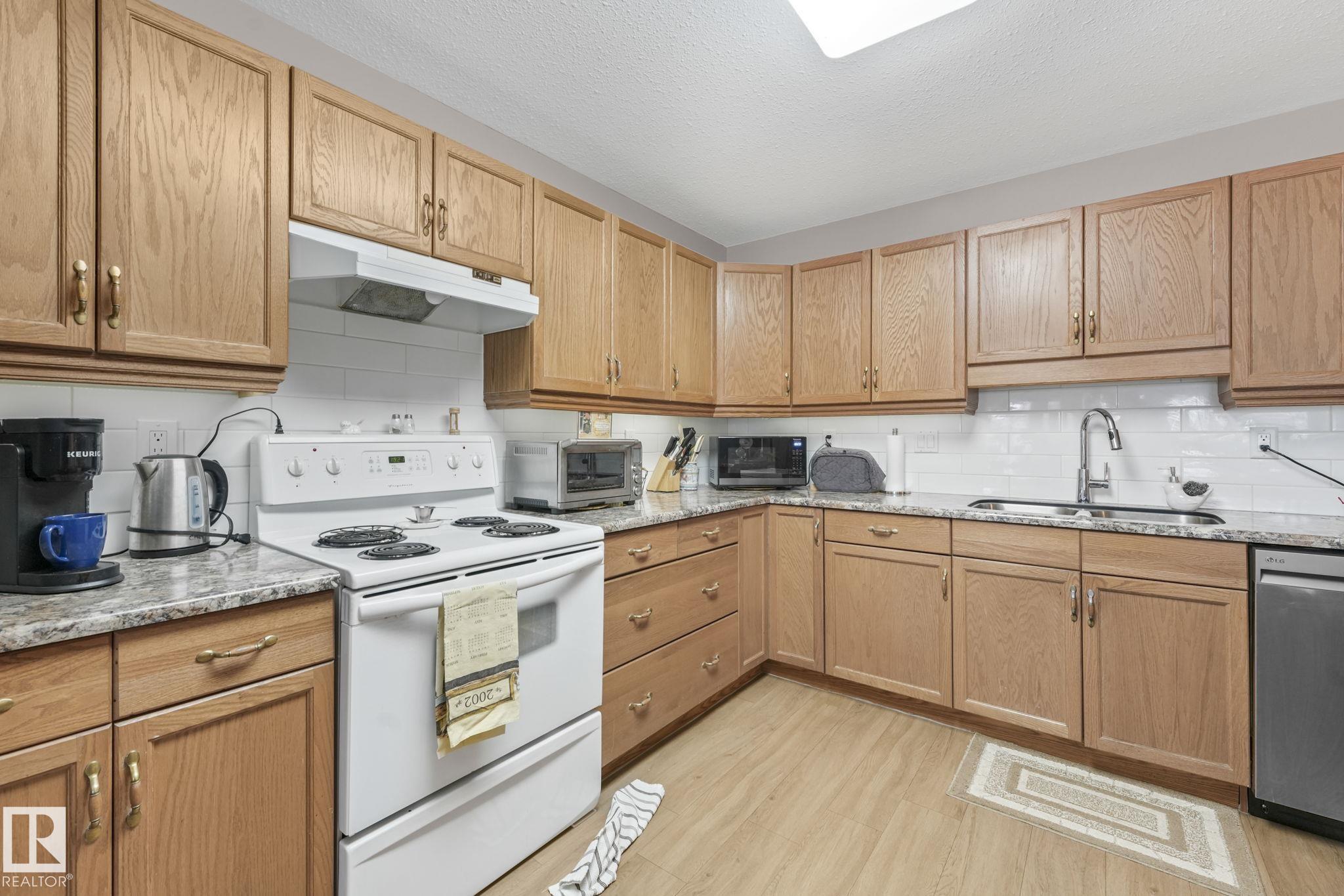 Photo 32 at 202 - 8922 156 Street NW, Meadowlark Park, Edmonton