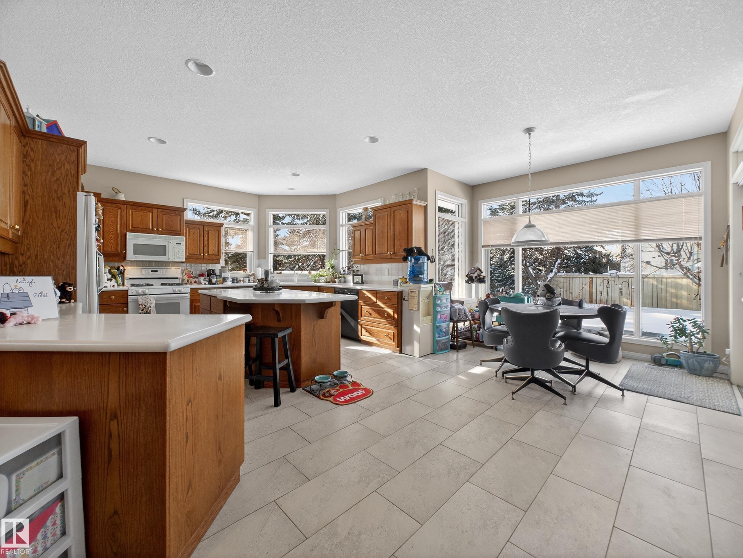 Photo 17 at 403 Twin Brooks Crescent NW, Twin Brooks, Edmonton