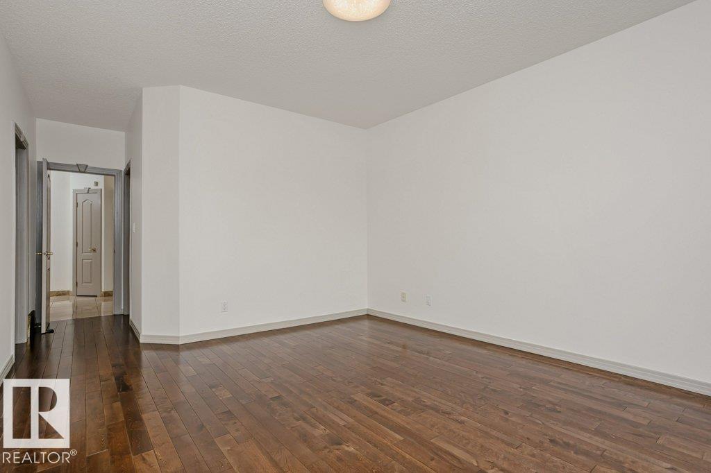 Photo 31 at 545 Twin Brooks Bay NW, Twin Brooks, Edmonton