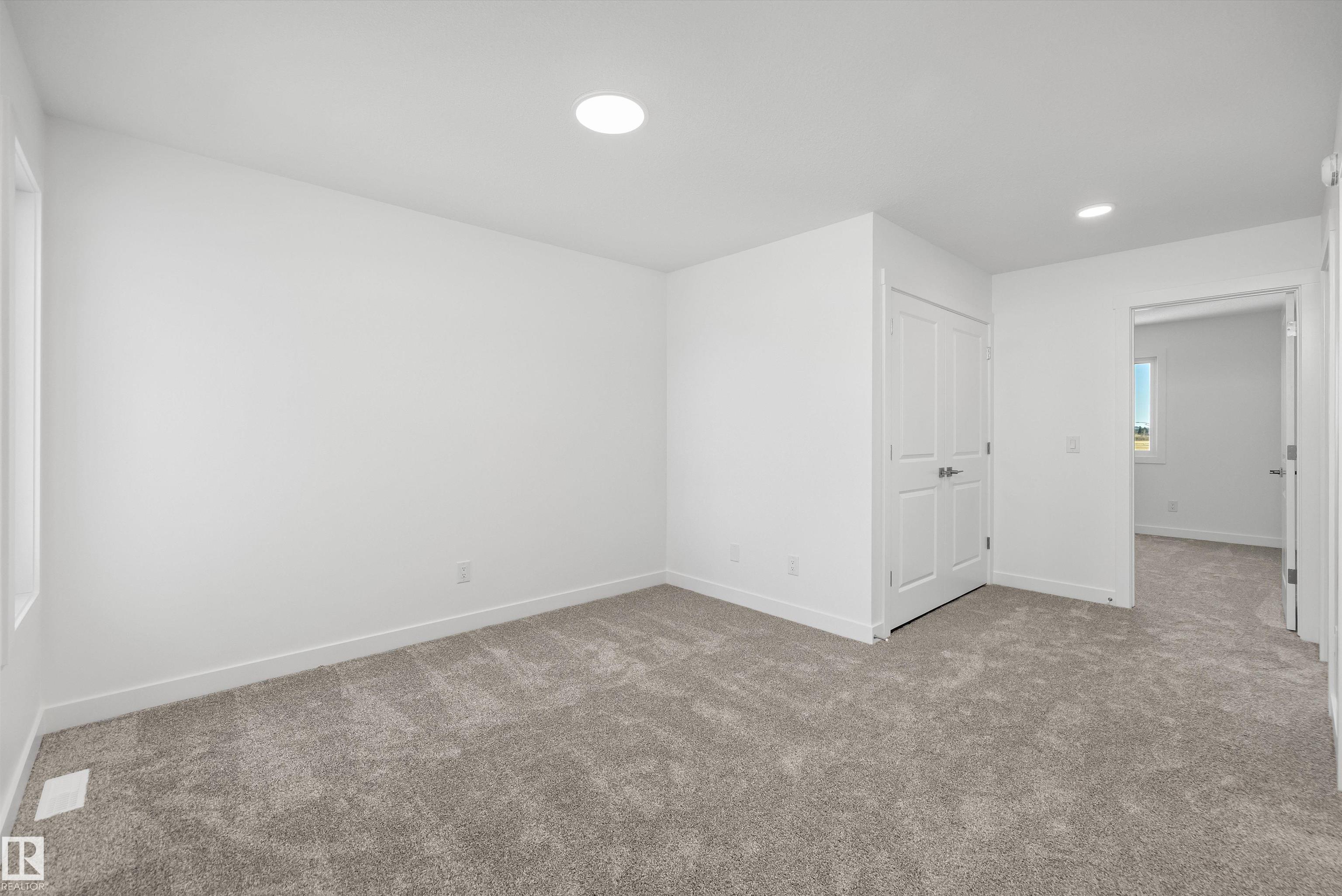 https://zimg.paragon.ice.com/ParagonImages/Property/PM/RAE/225387907/46/0/0/10dbe436b63051fec08d1a9ea4d0fb66/1/28f5a875bcee99e9a27d2ec0de4c4fae/225387907-95caf752-5c8f-4479-9974-1fc255007809.JPG