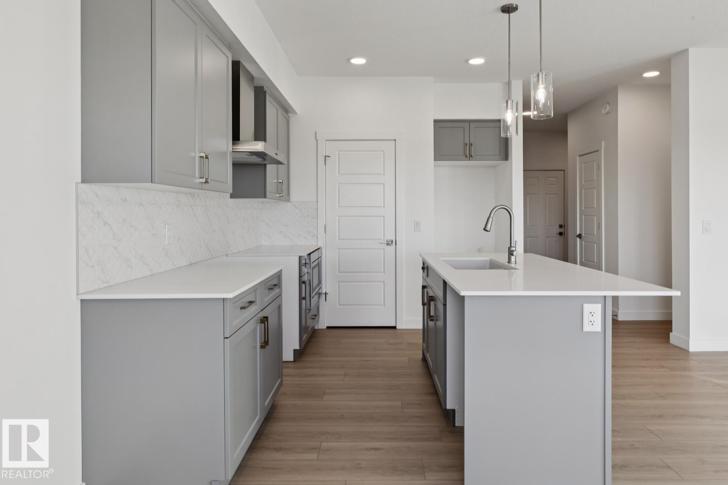 Photo 8 at 19123 20 Avenue NW, River's Edge, Edmonton