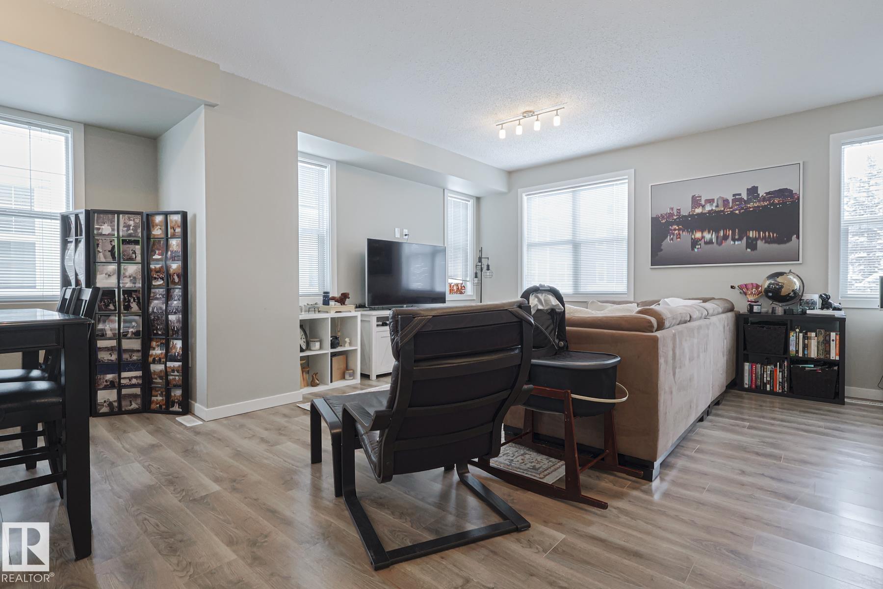 Photo 8 at 103 - 2803 James Mowatt Trail SW, Callaghan, Edmonton