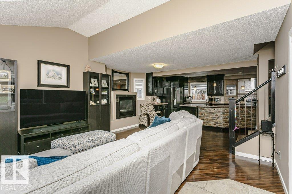 Photo 7 at 69 Deane Crescent, Deer Ridge, St. Albert