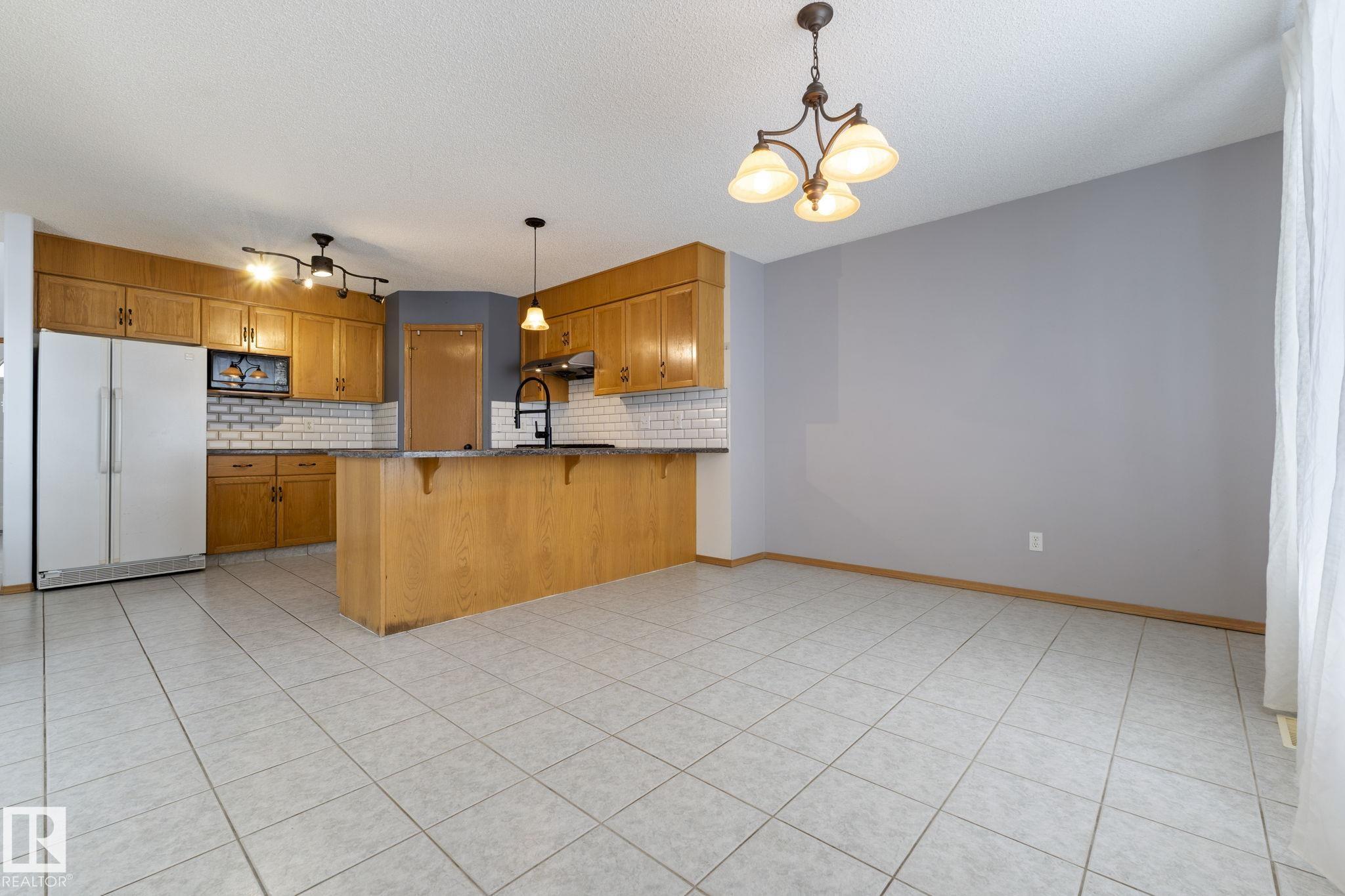 Photo 19 at 752 Whiston Court NW, Oleskiw, Edmonton