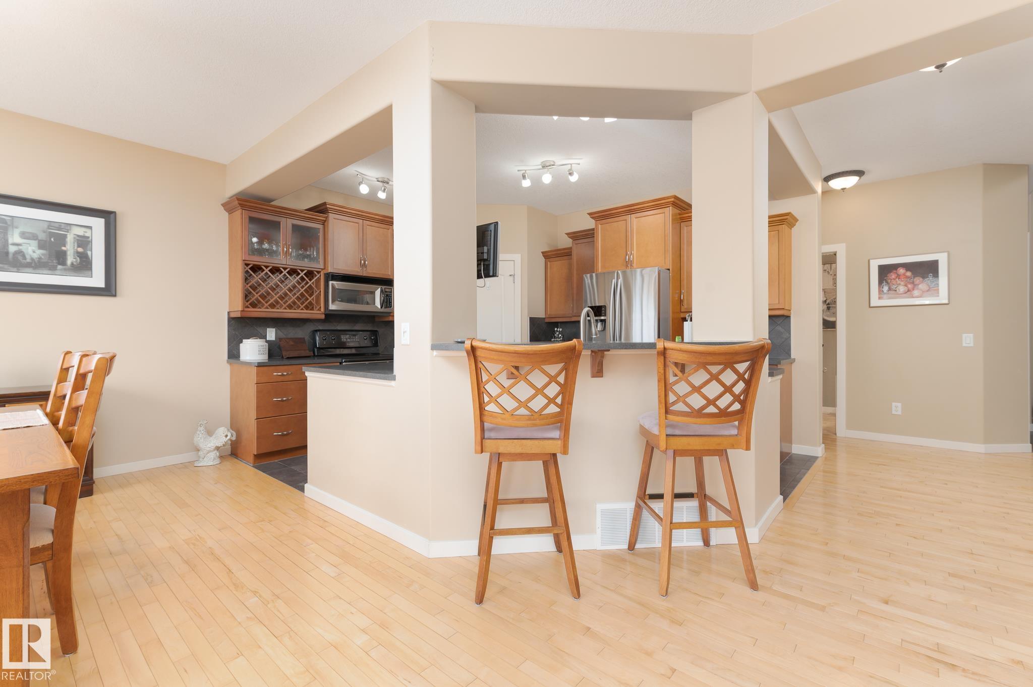 Photo 11 at 387 Calderon Crescent NW, Cumberland, Edmonton