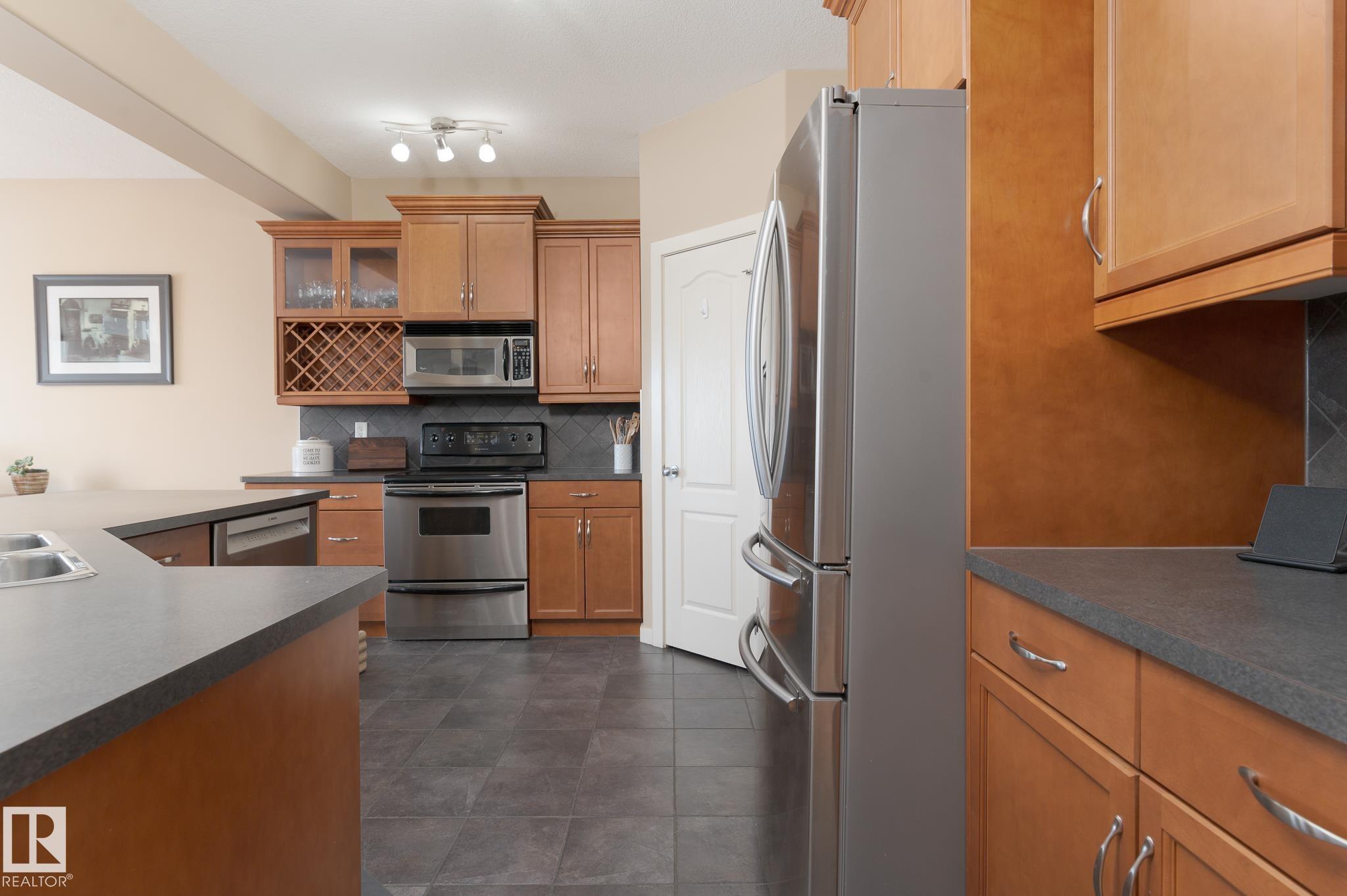 Photo 13 at 387 Calderon Crescent NW, Cumberland, Edmonton