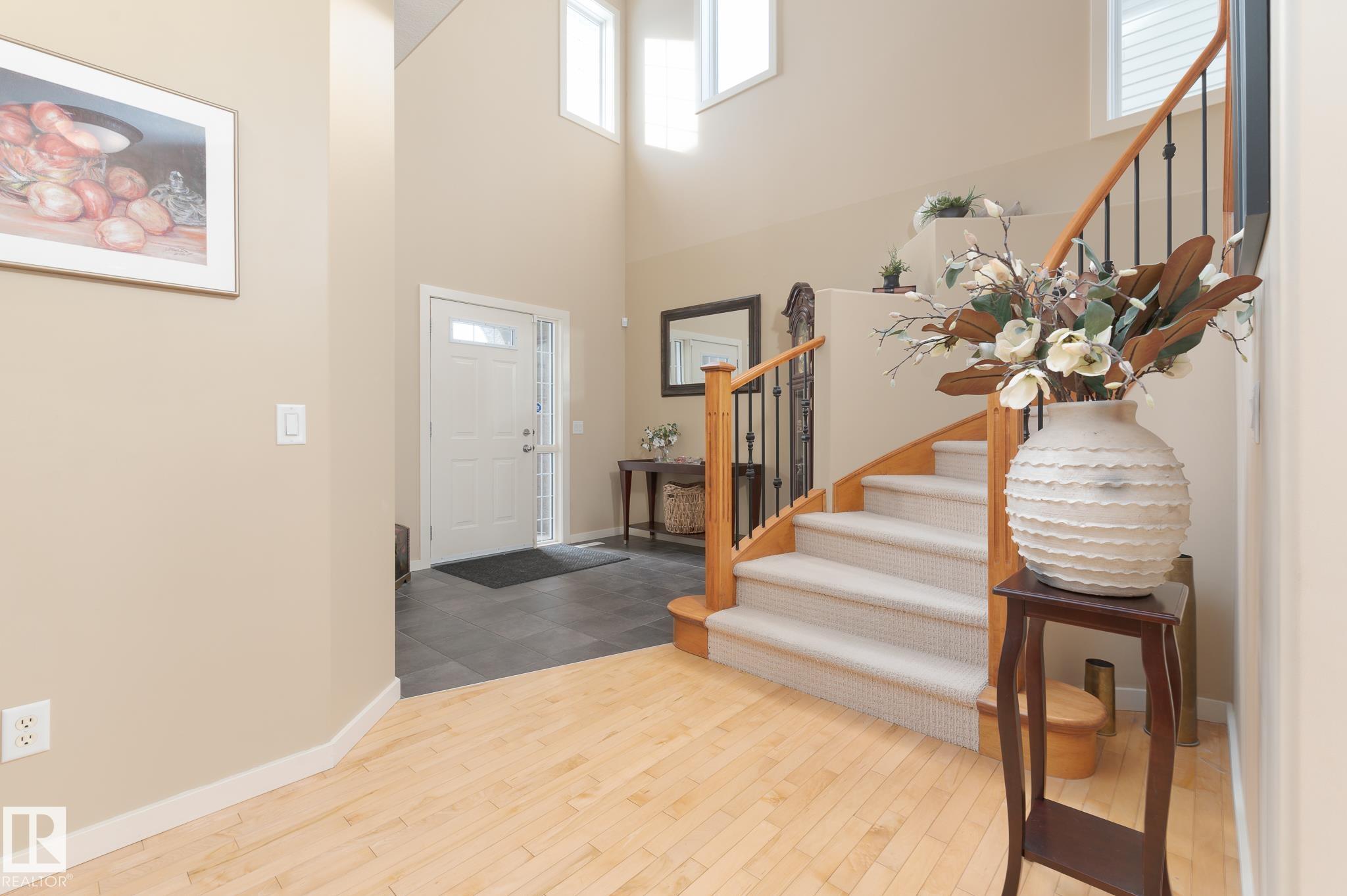 387 Calderon Crescent NW, Cumberland, Edmonton