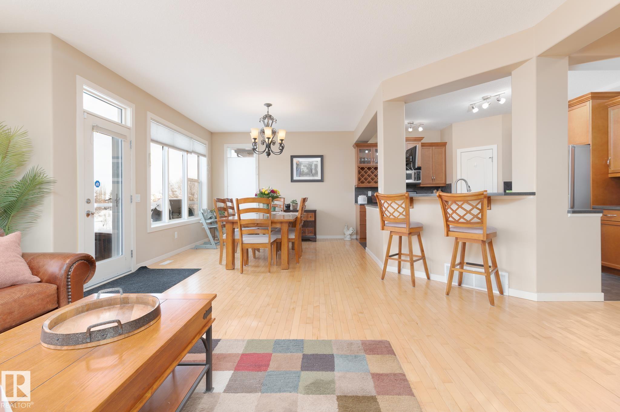 Photo 9 at 387 Calderon Crescent NW, Cumberland, Edmonton