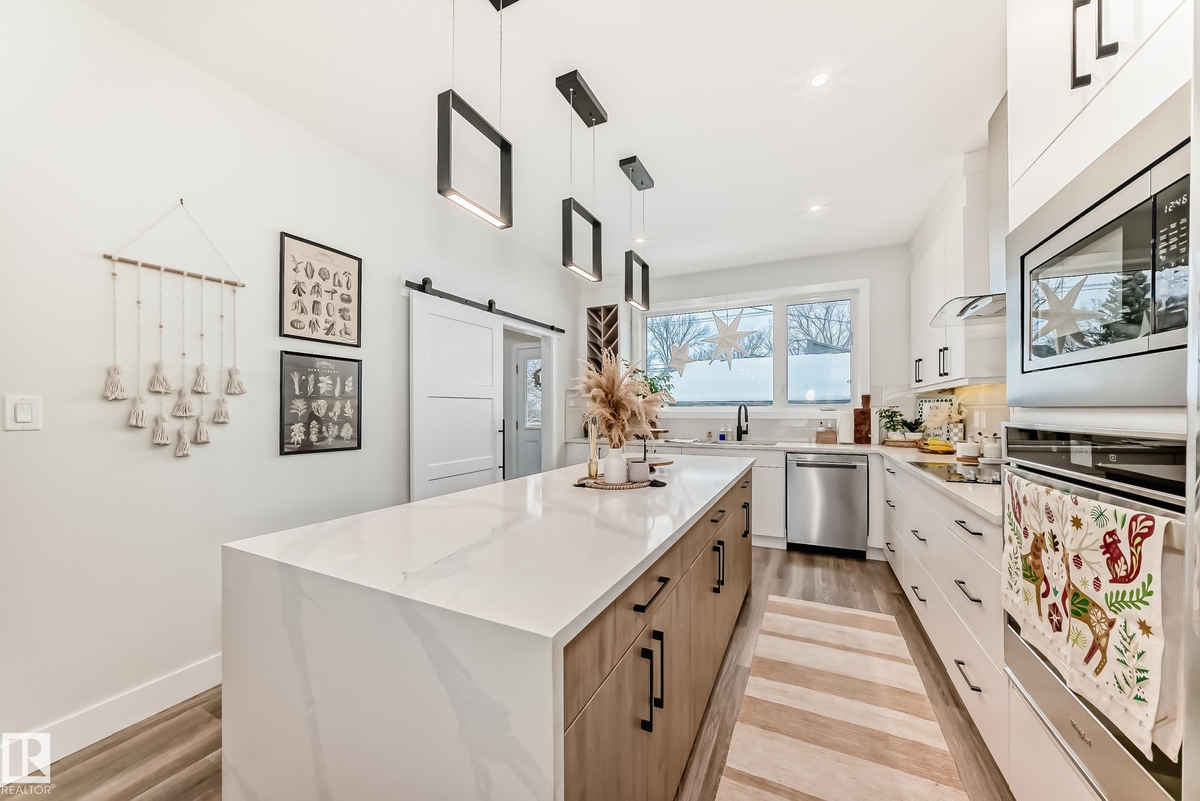 Picture for 7642 91 AV NW