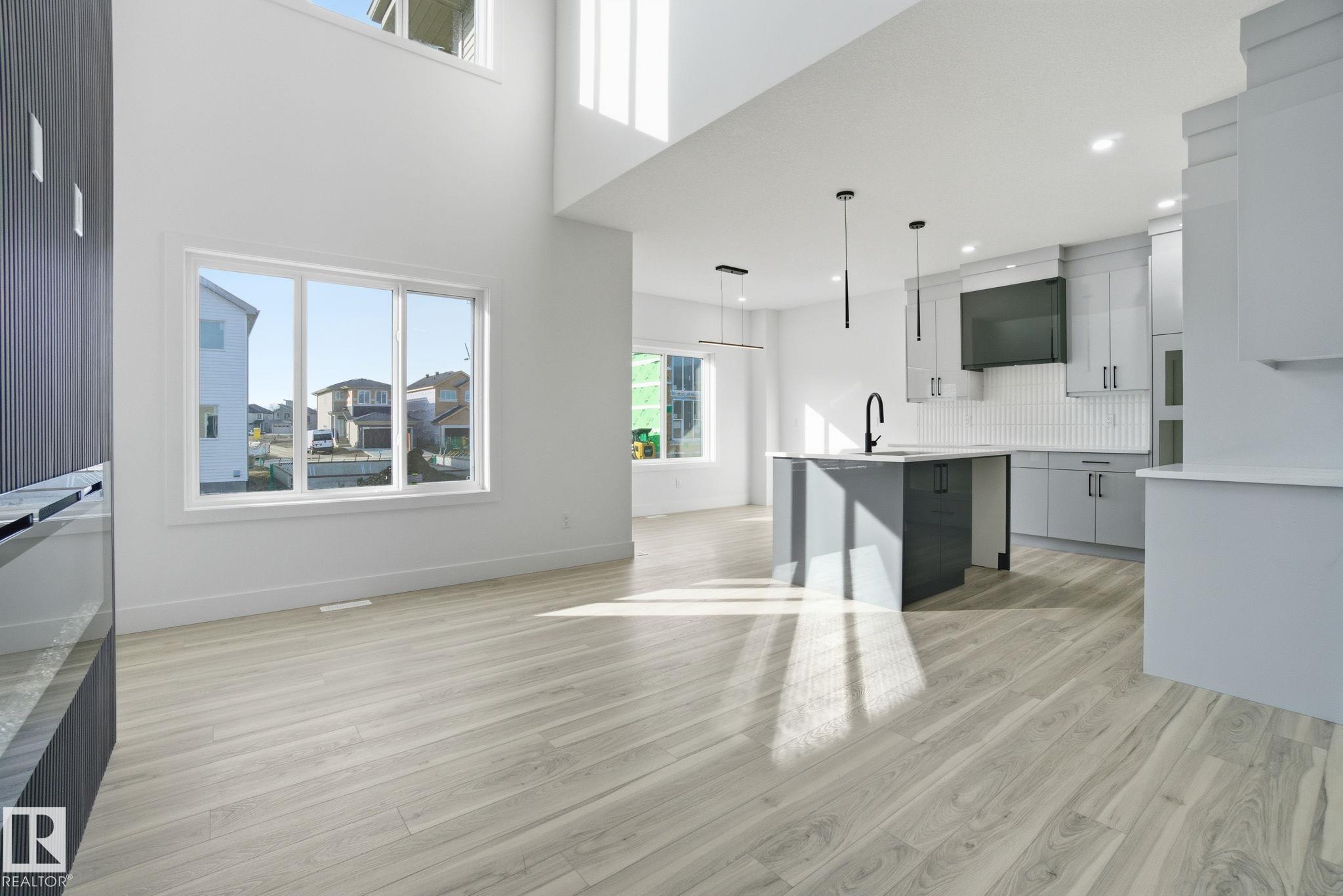 Photo 11 at 1405 Osprey crest NW, Hawks Ridge, Edmonton