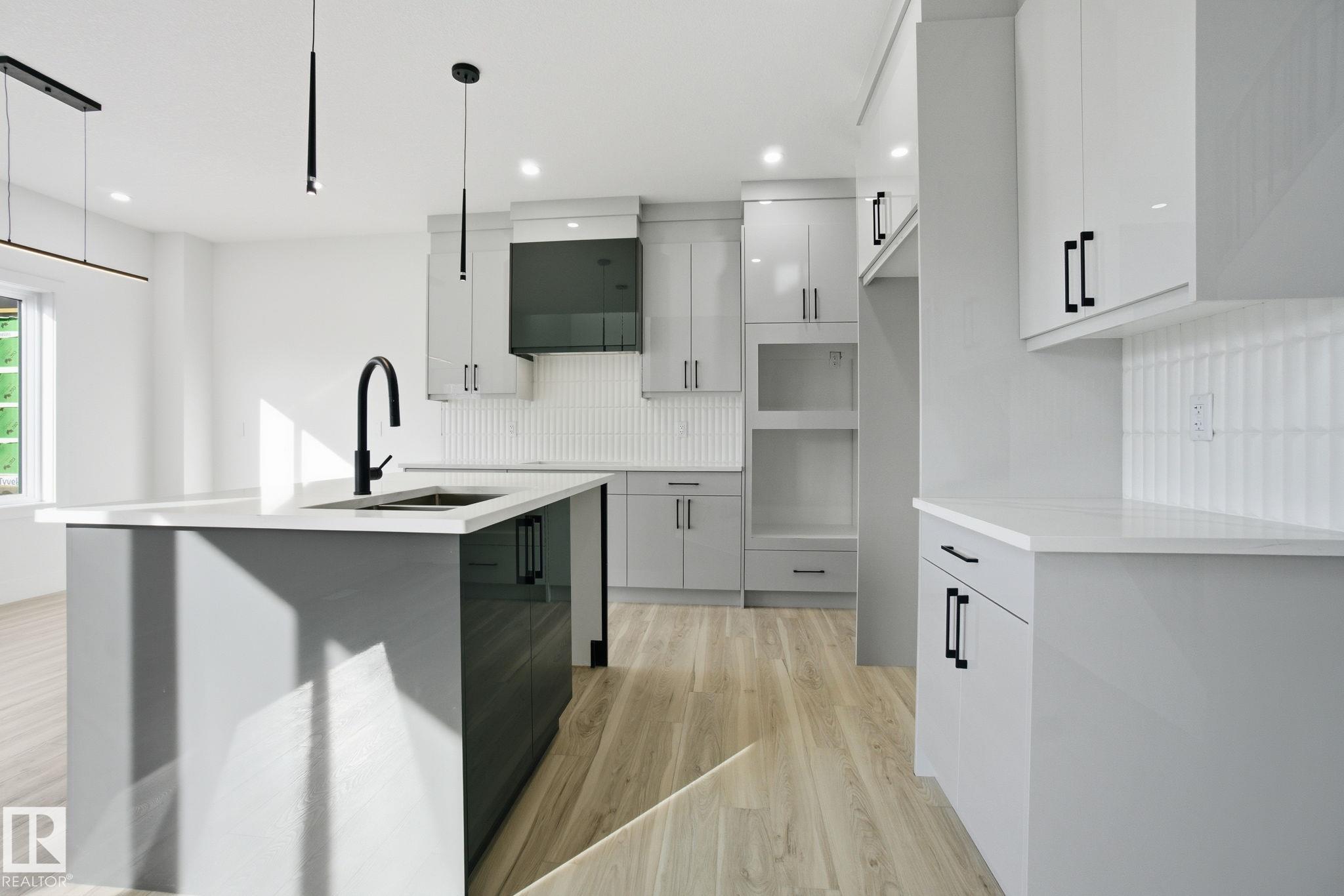 Photo 12 at 1405 Osprey crest NW, Hawks Ridge, Edmonton