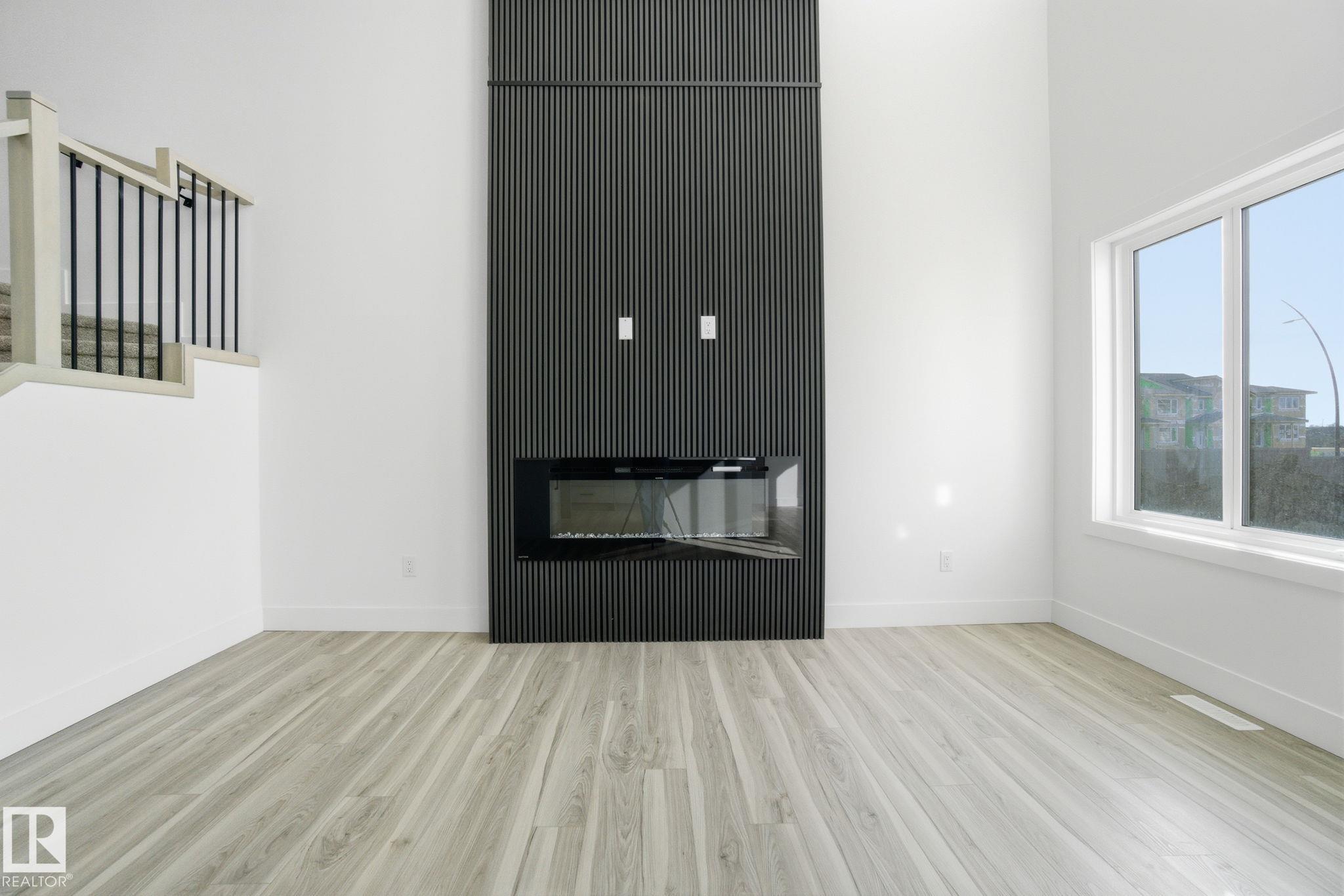 Photo 10 at 1405 Osprey crest NW, Hawks Ridge, Edmonton