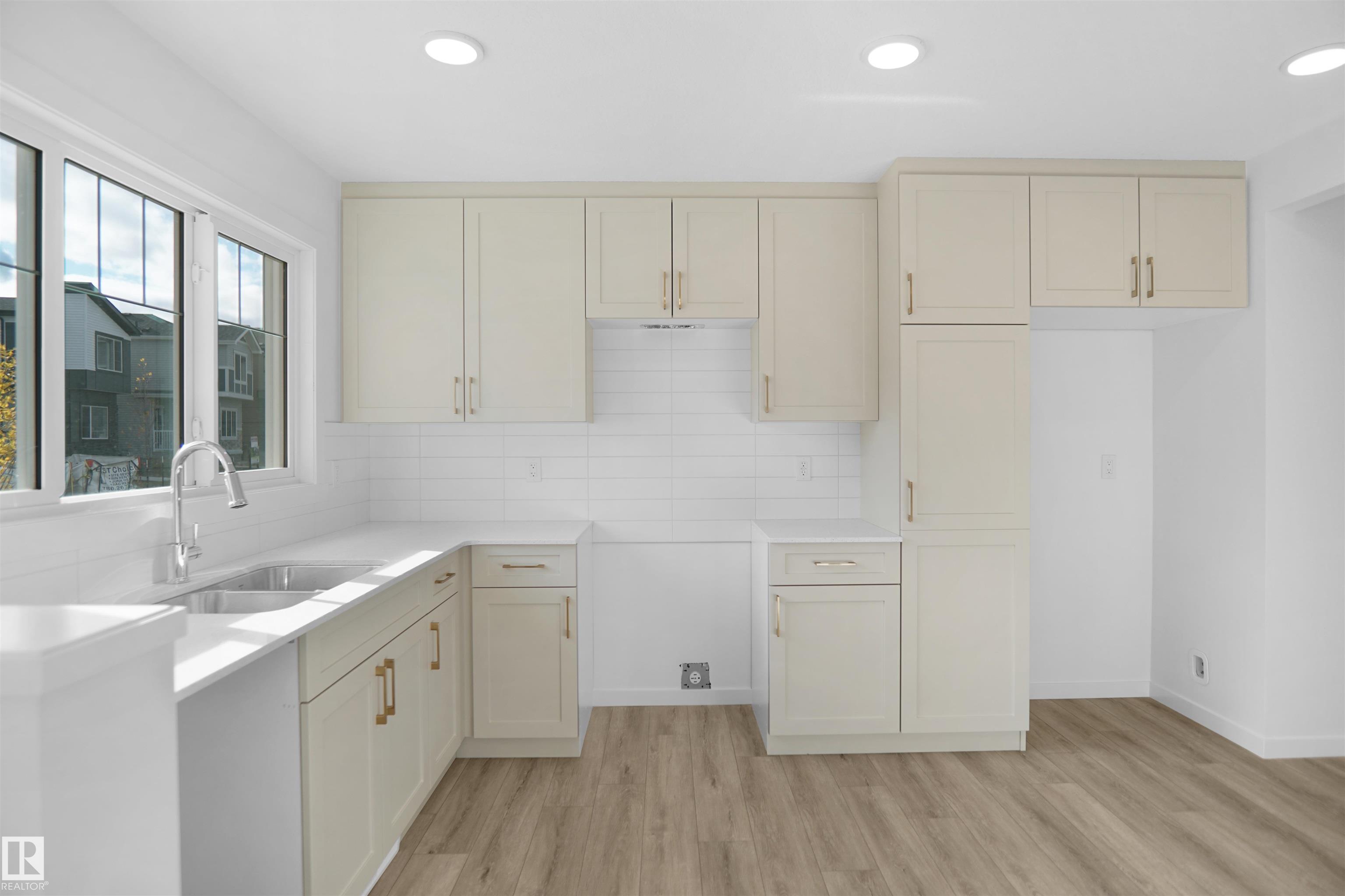 Photo 7 at 4288 Kinglet Drive NW, Kinglet Gardens, Edmonton