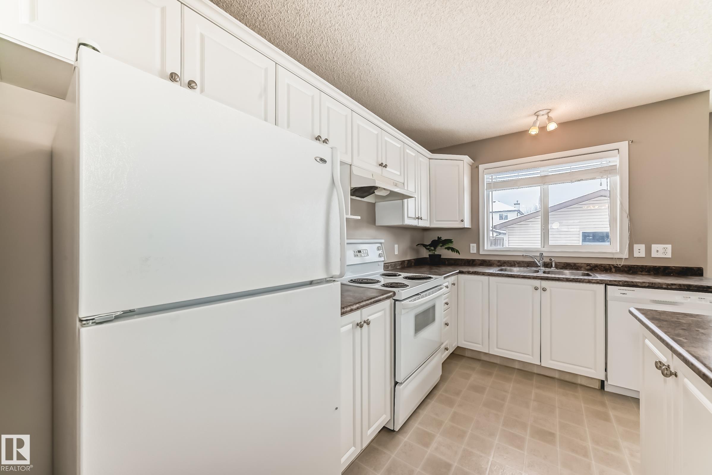 Photo 5 at 18 Summerton Landing, Summerwood, Sherwood Park
