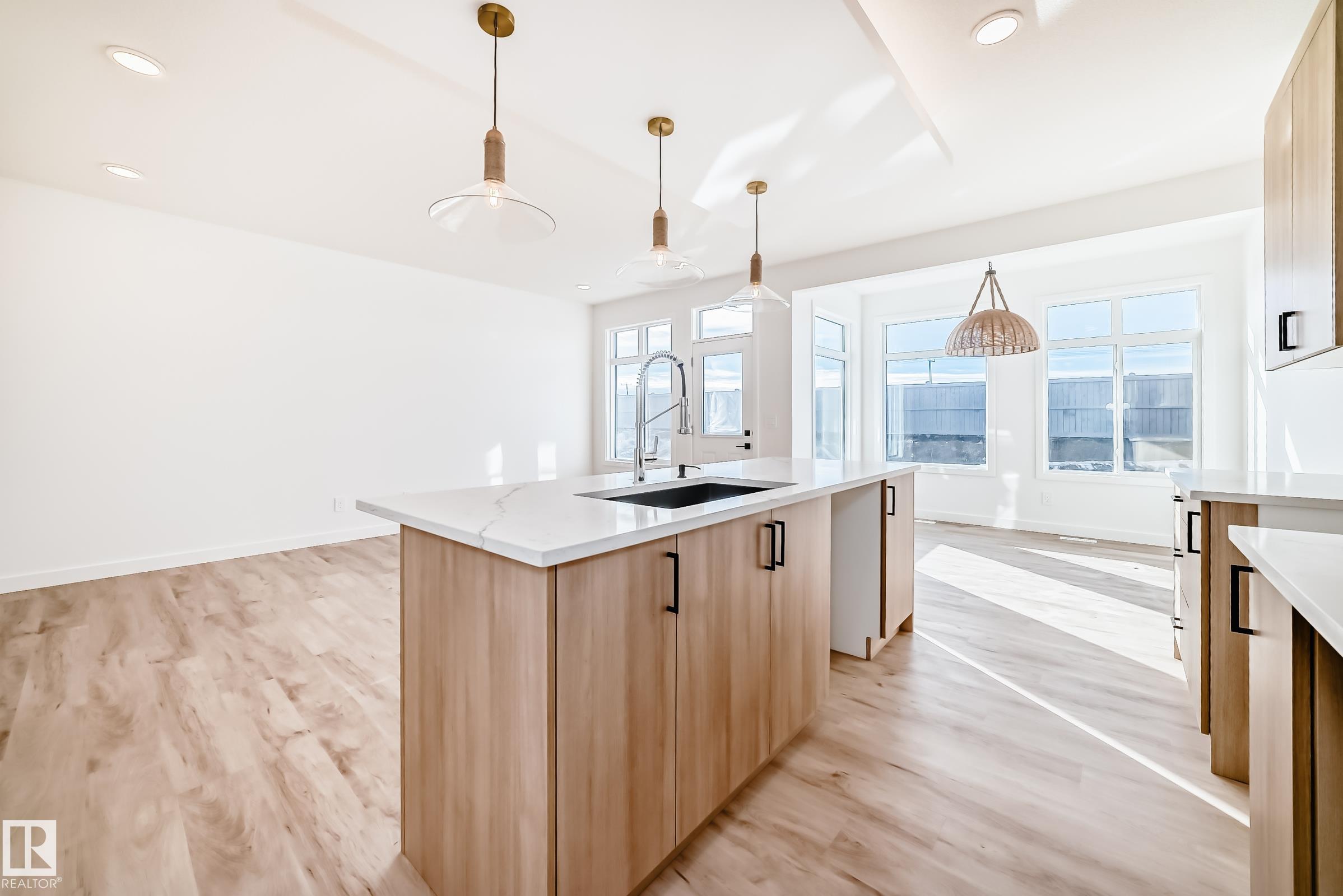 8229 Kiriak Loop SW, Keswick, Edmonton