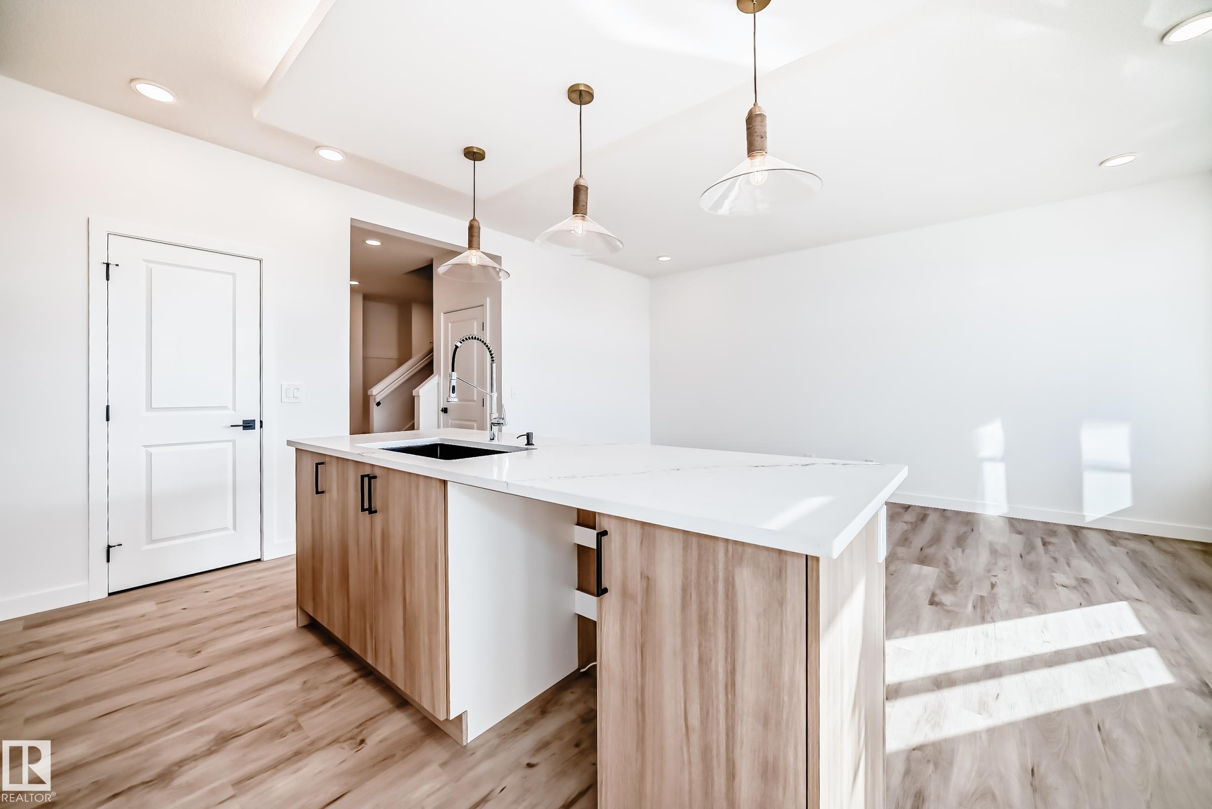 8229 Kiriak Loop SW, Keswick, Edmonton