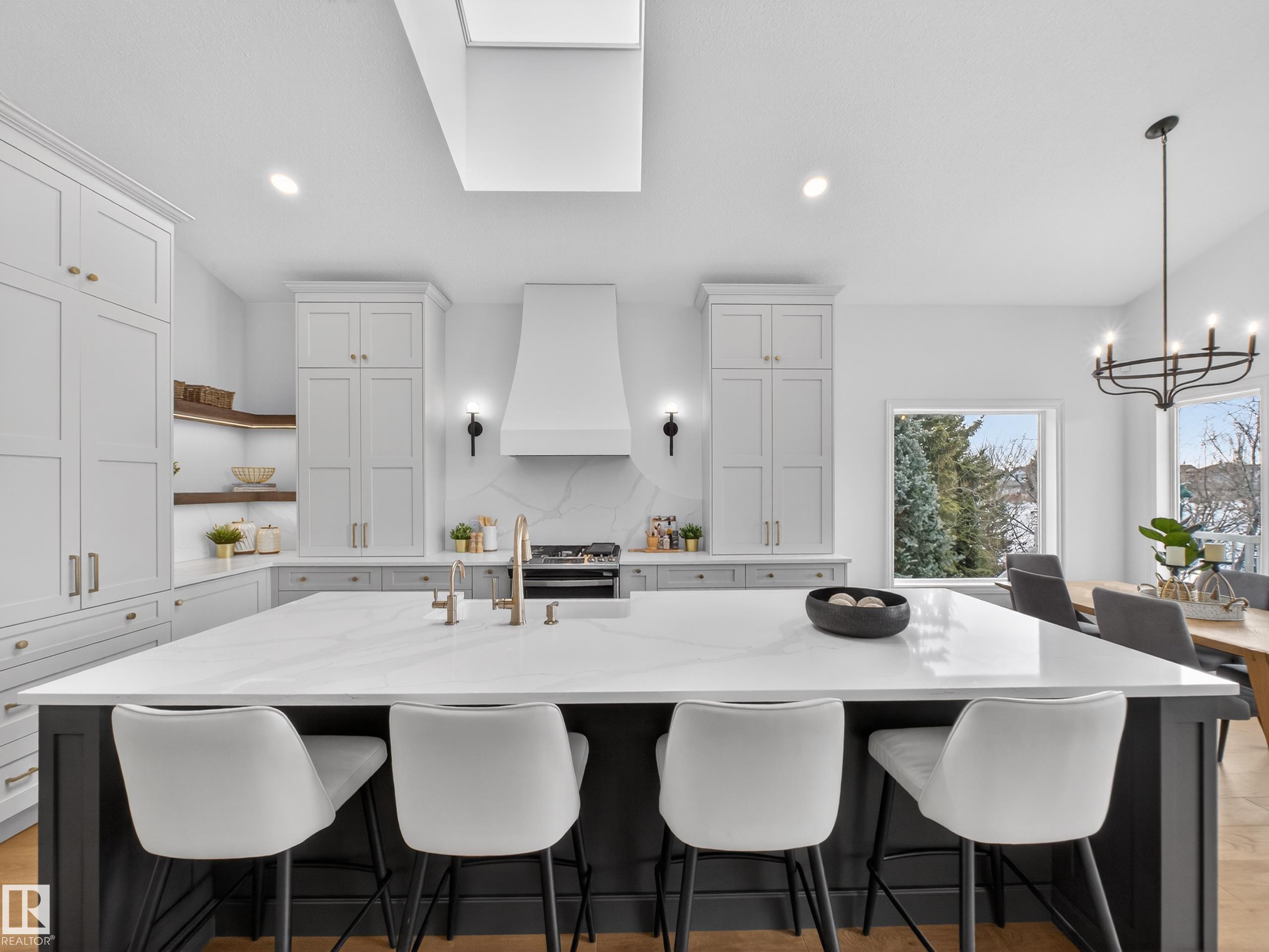 Picture for 614 HUNTERS CL NW