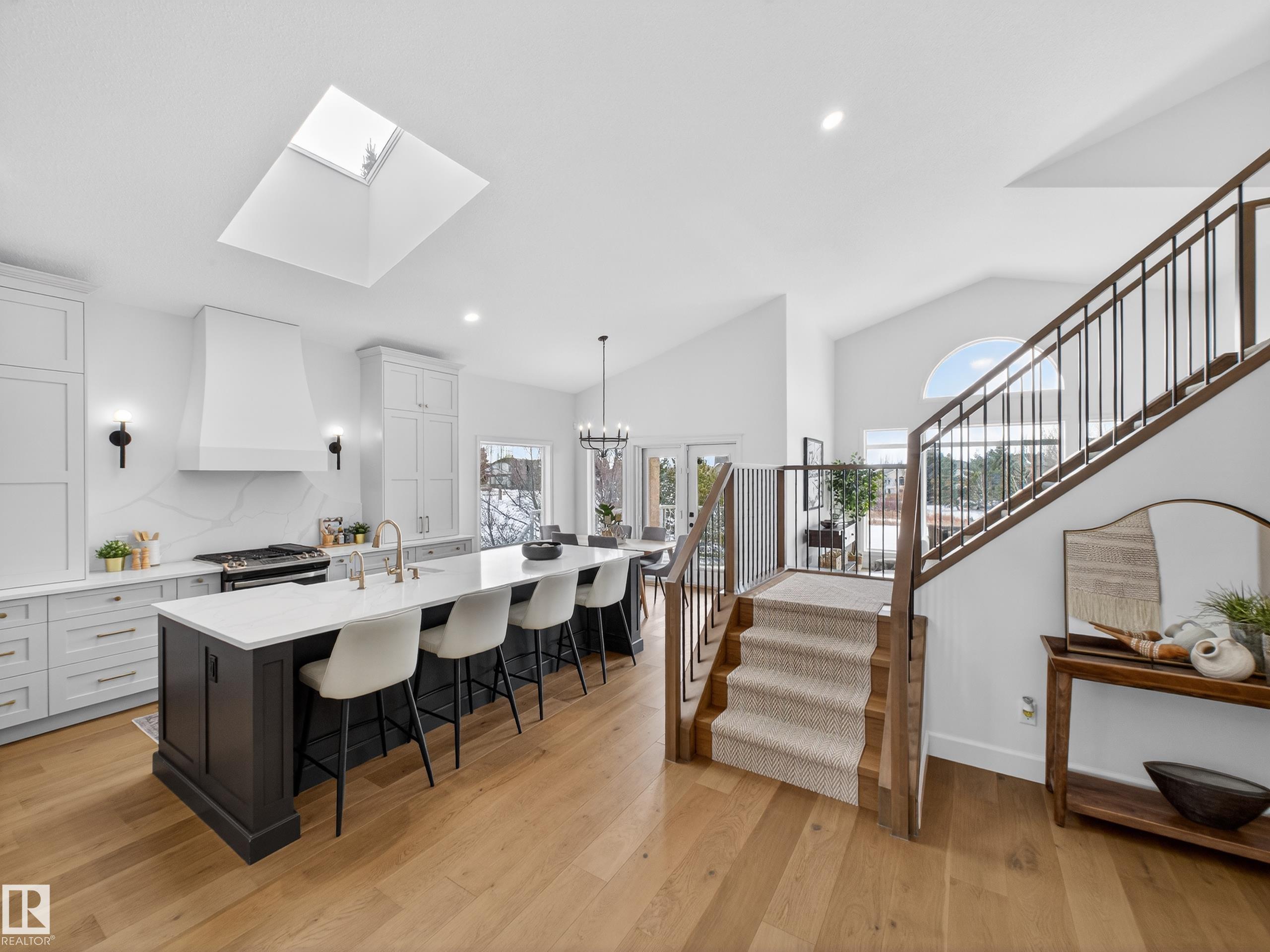 Picture for 614 HUNTERS CL NW