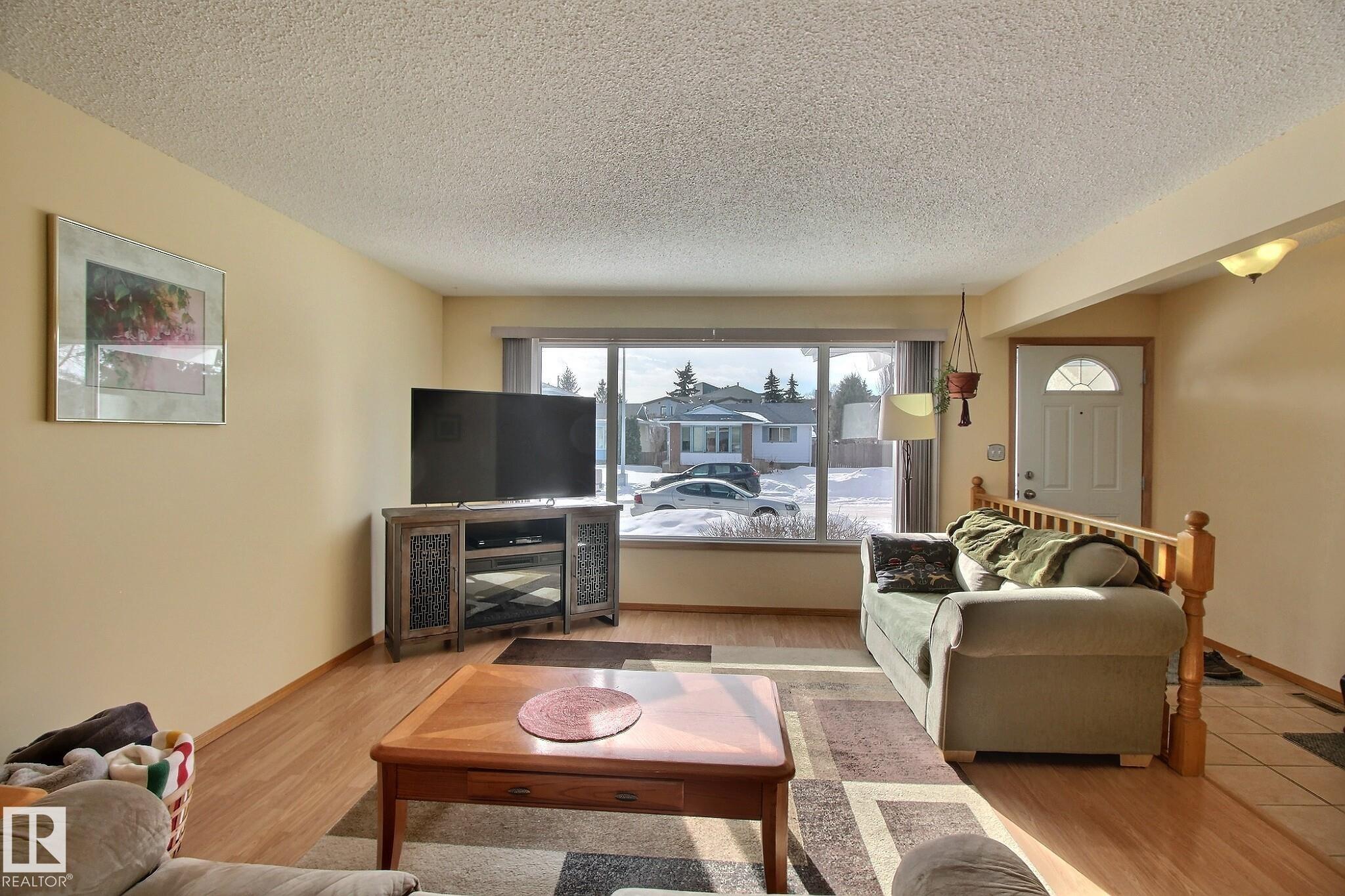 Photo 7 at 4520 20a Avenue NW, Pollard Meadows, Edmonton