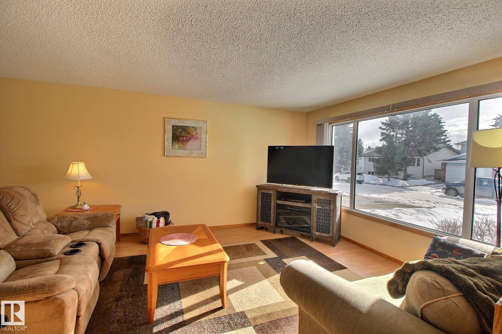 Photo 8 at 4520 20a Avenue NW, Pollard Meadows, Edmonton