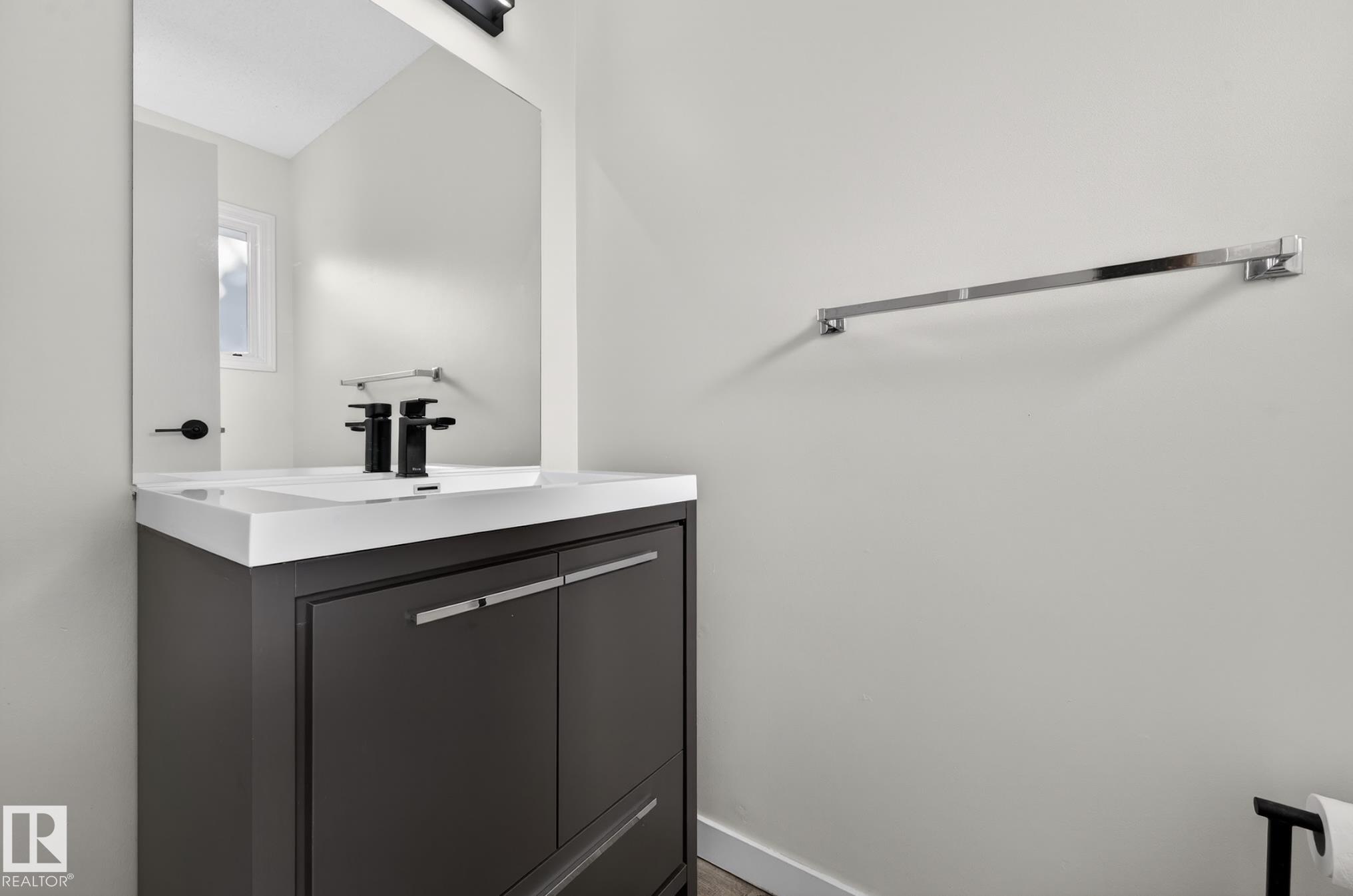 Photo 5 at 9969 171 Avenue NW, Baturyn, Edmonton